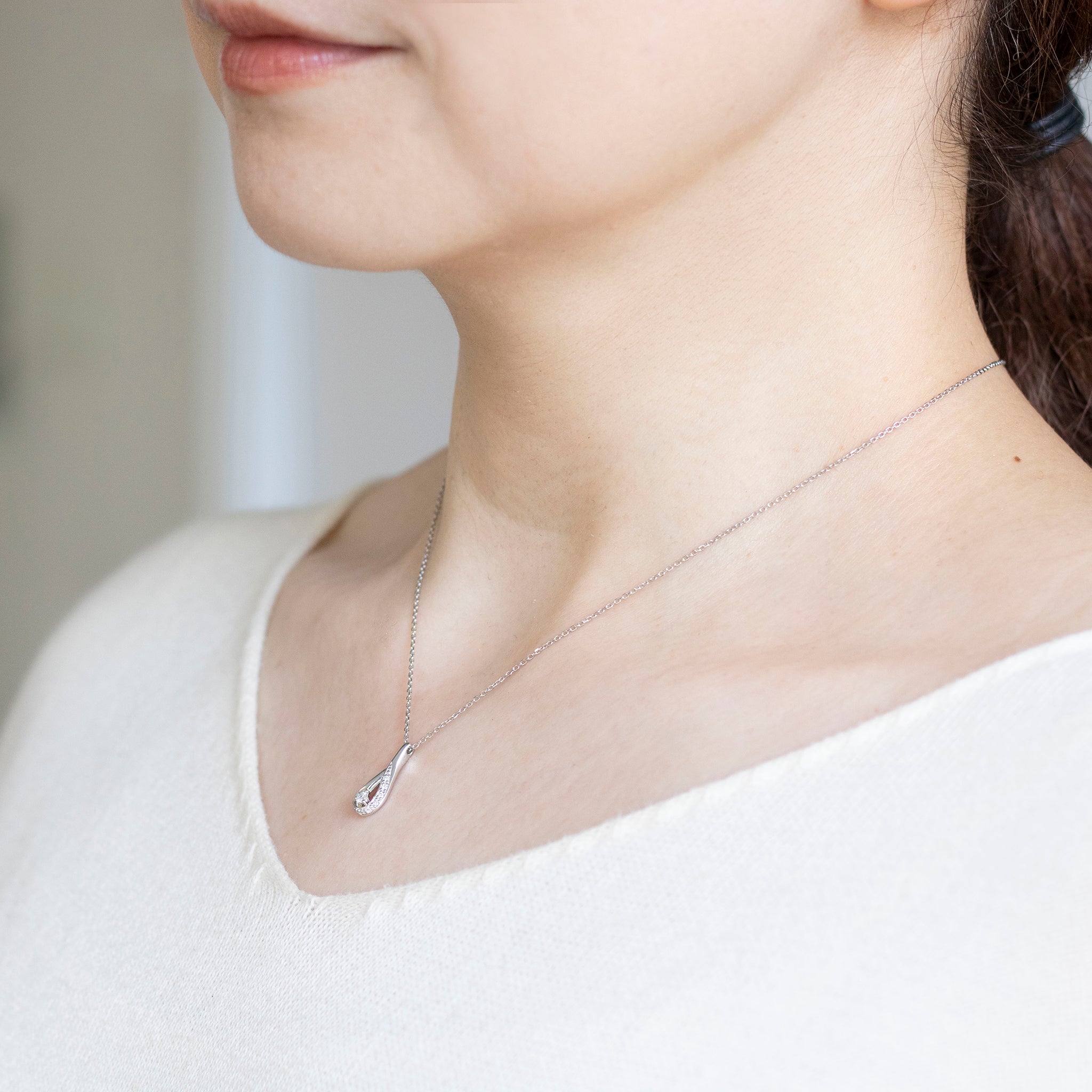 ダイヤモンド プラチナネックレス(4月誕生石)《25V02407》