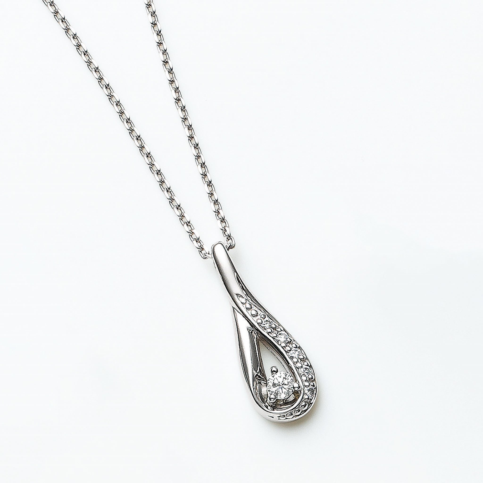 ダイヤモンド プラチナネックレス(4月誕生石)《25V02407》