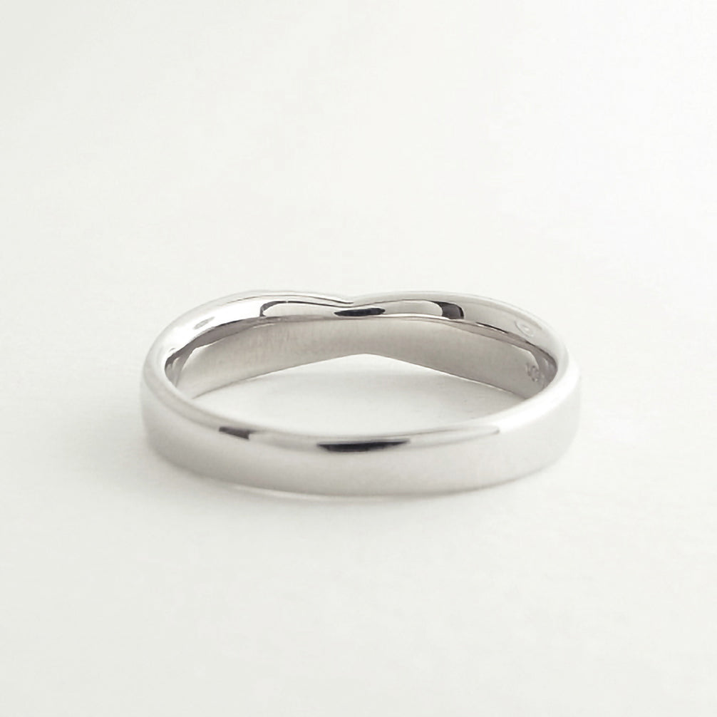 ダイヤモンド プラチナリング(4月誕生石)《25V02409》