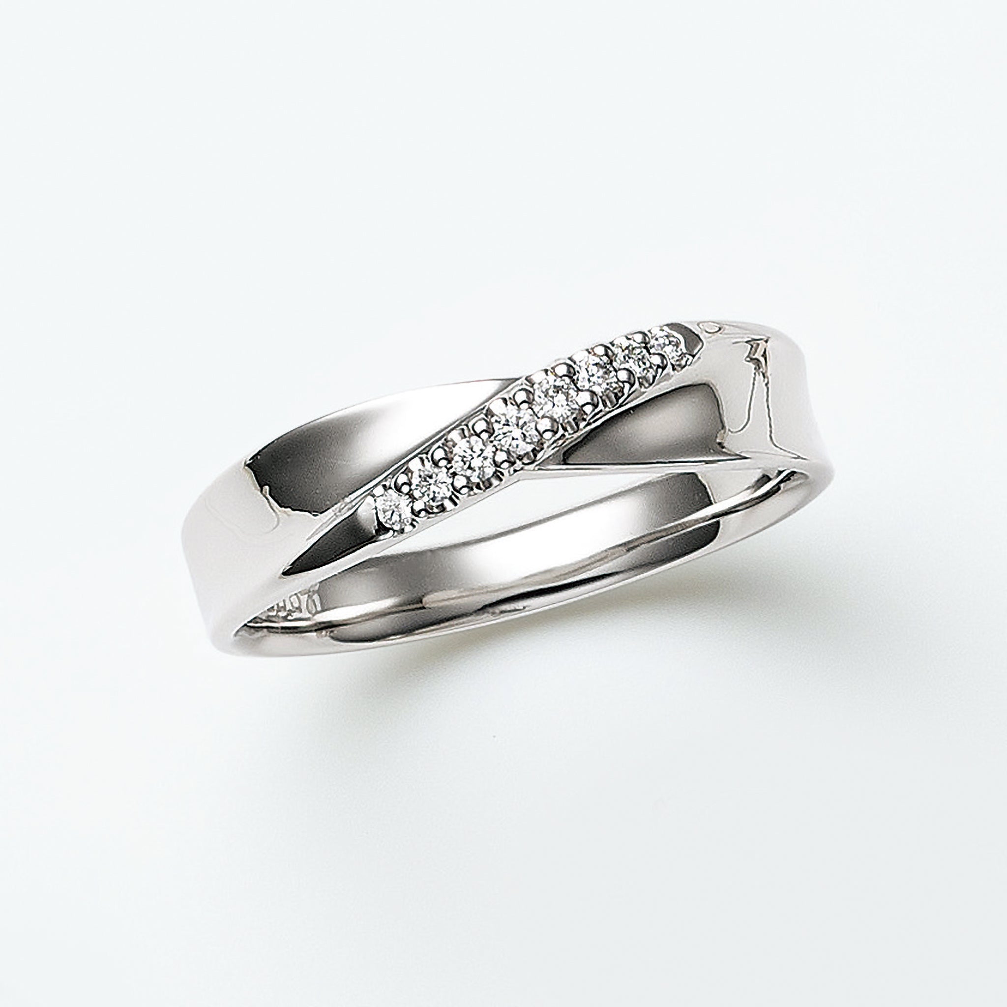 ダイヤモンド プラチナリング(4月誕生石)《25V02409》