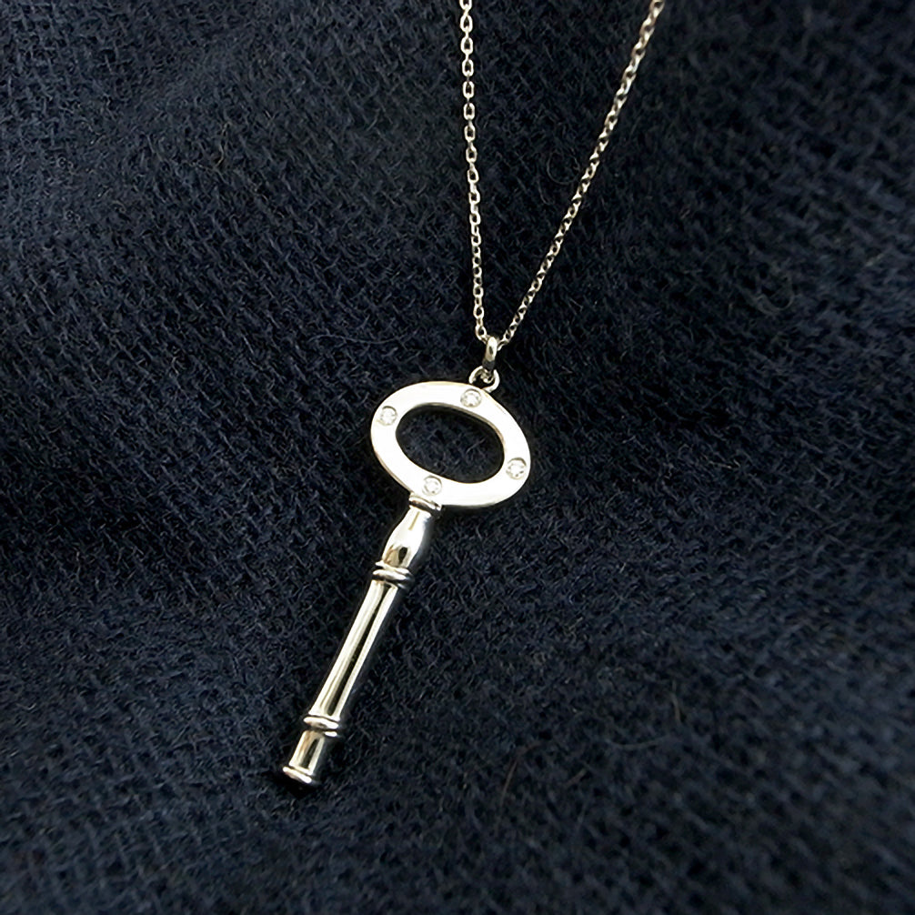 ダイヤモンド プラチナネックレス(鍵モチーフ/ホイッスル付)《25V02504》