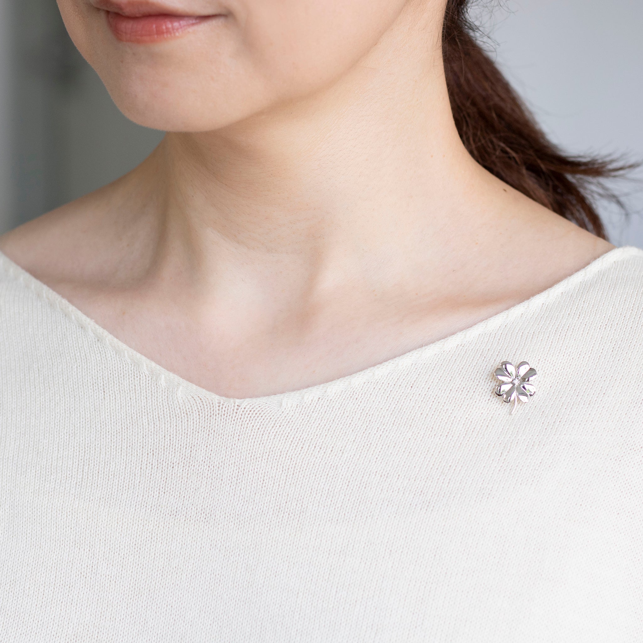 ダイヤモンド プラチナブローチ(クローバーモチーフ/4月誕生石)《25V02510》