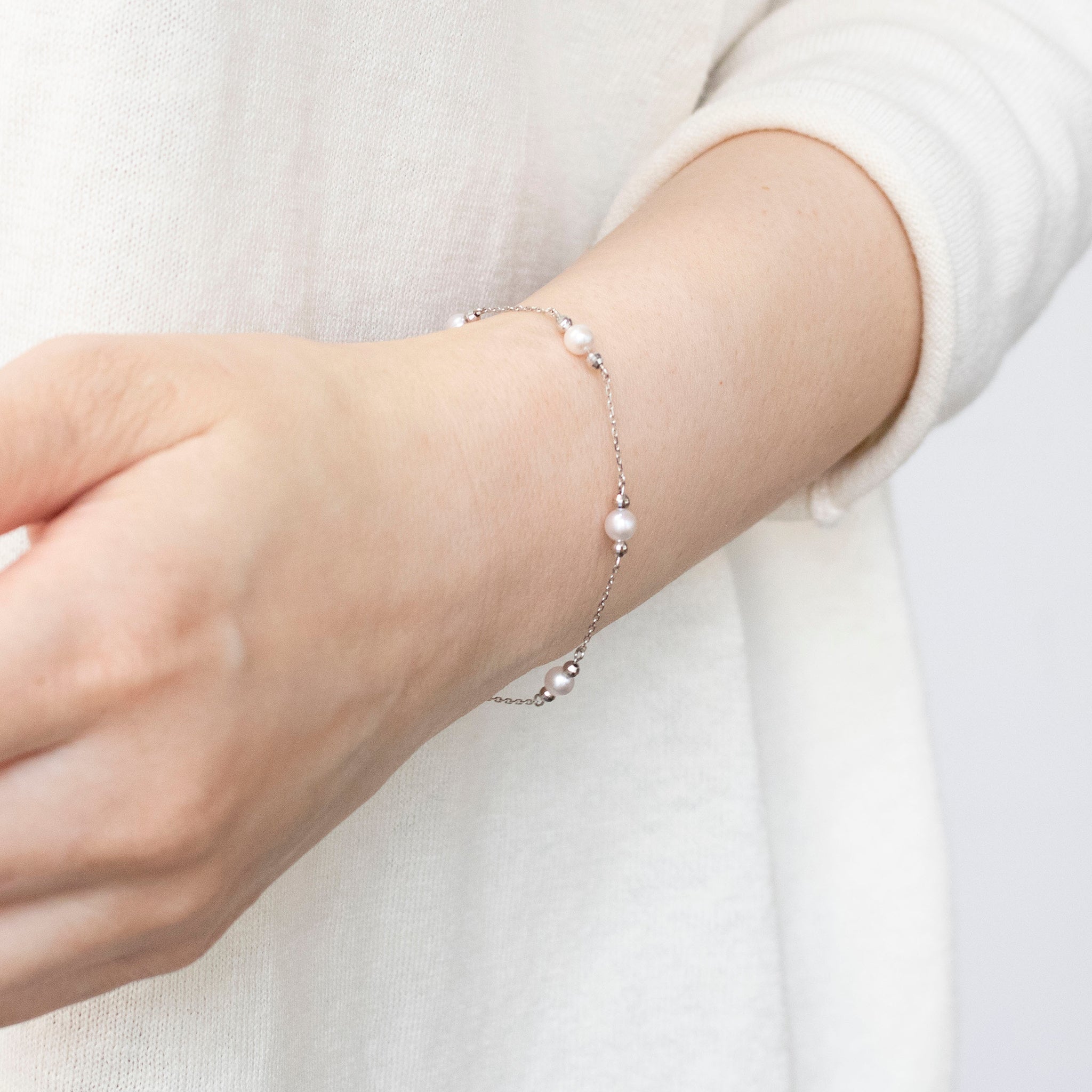 パール プラチナブレスレット(アコヤ真珠/ステーション/6月誕生石)《25V02902》