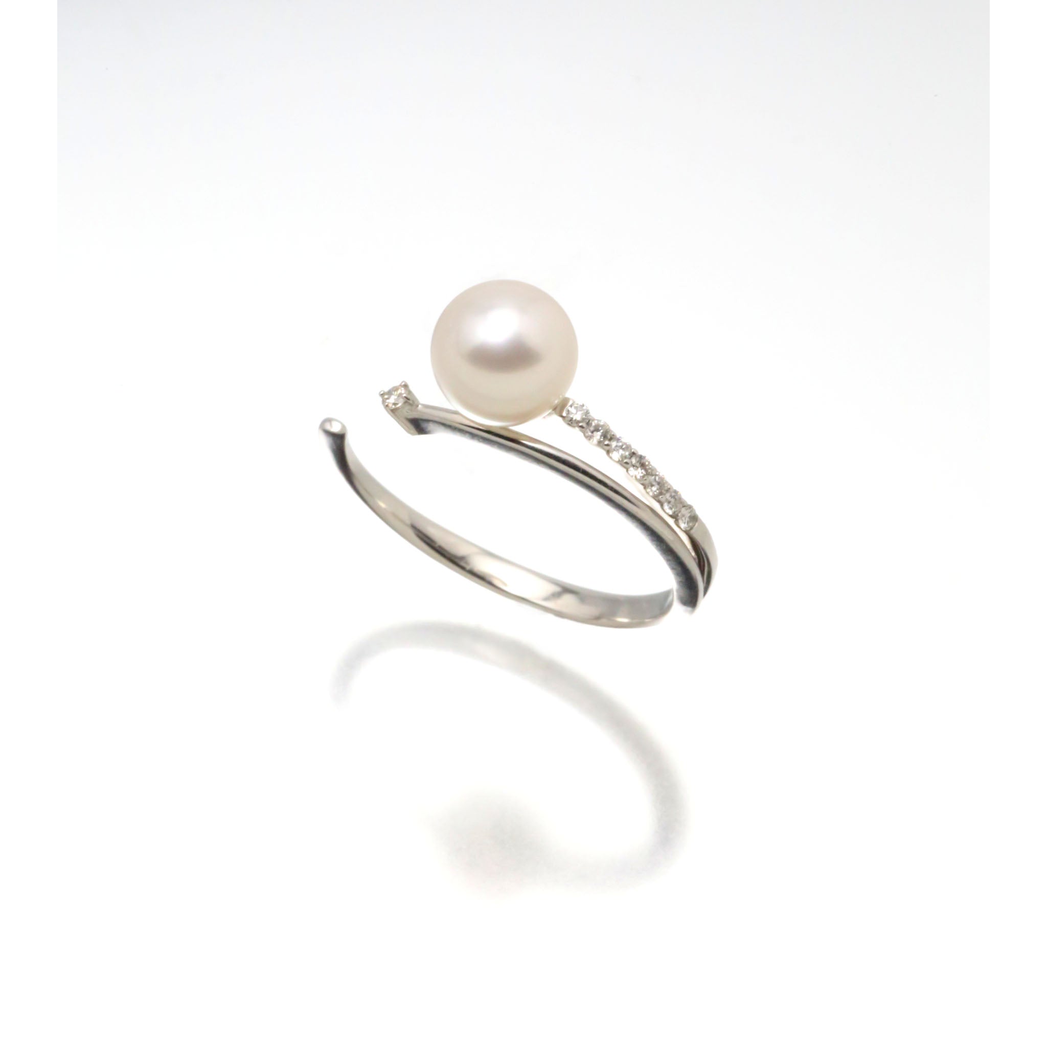 パール/ダイヤモンド プラチナリング(アコヤ真珠/6.5mm/6月誕生石)《25V02904》