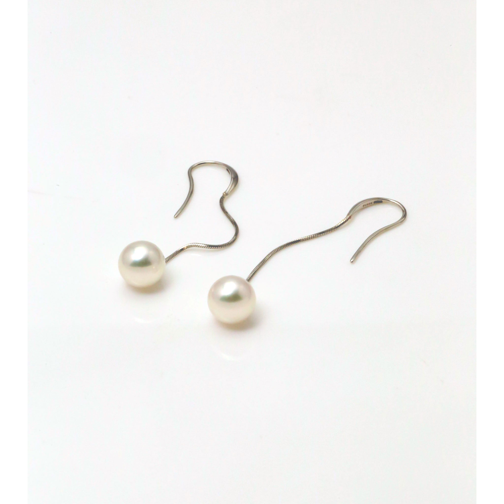 パール プラチナピアス(アコヤ真珠/7.5mm/6月誕生石)《25V02907》