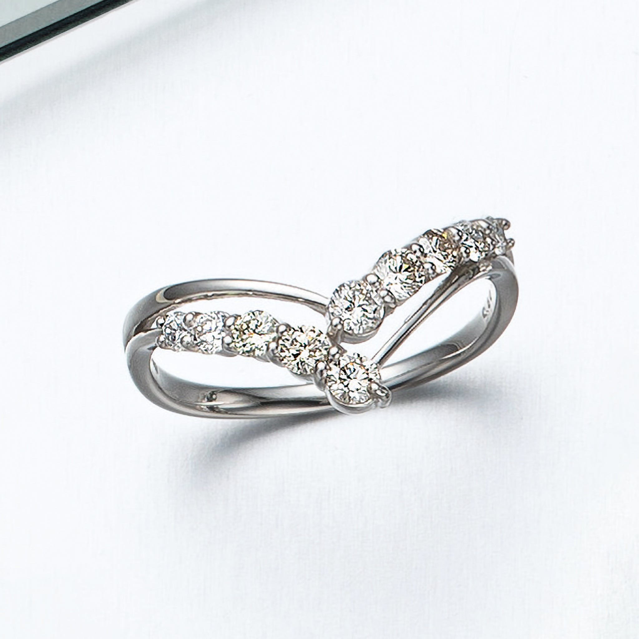 ダイヤモンド プラチナリング(4月誕生石)《25V03101》