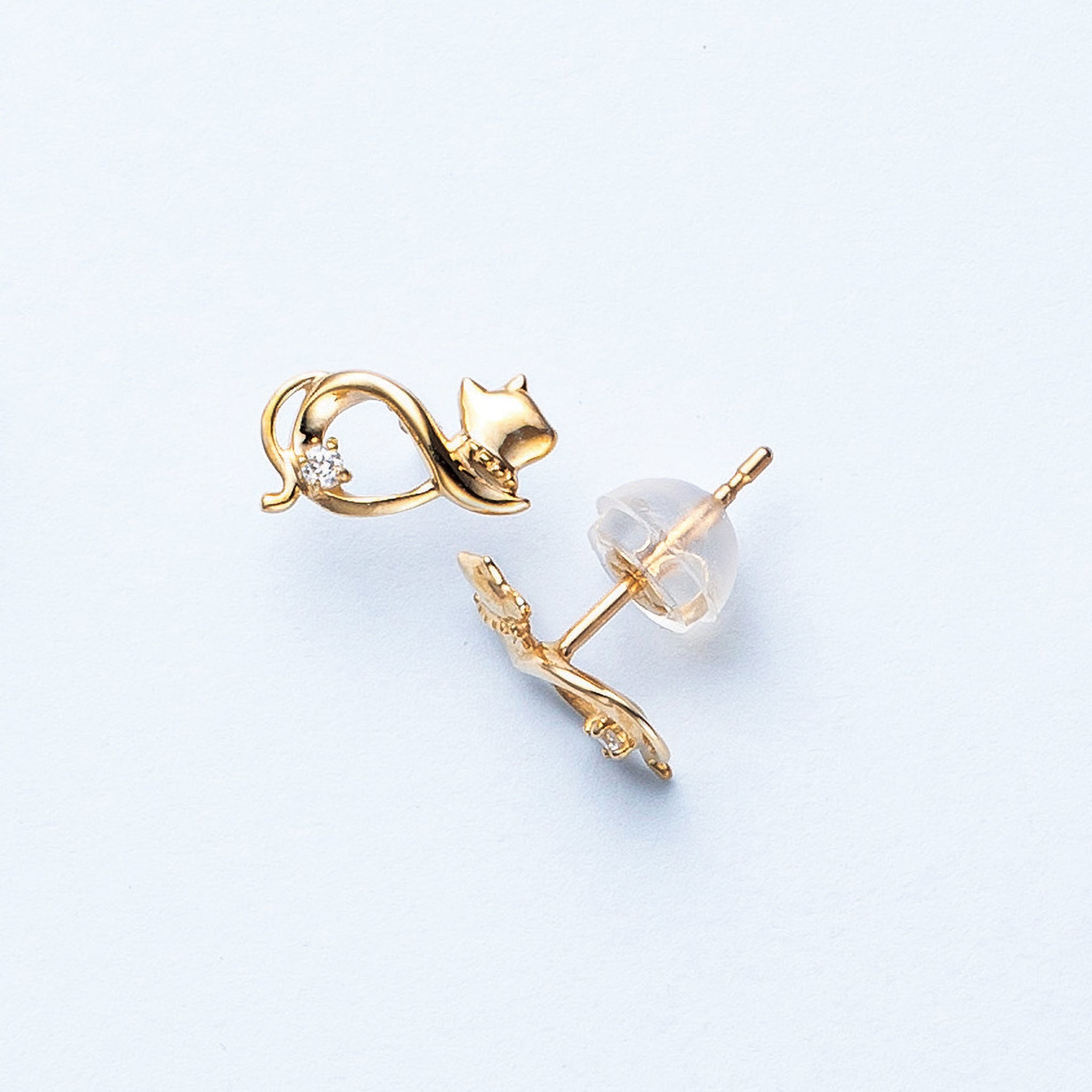 ダイヤモンド K10ピアス(ネコモチーフ/4月誕生石)《25V03206》