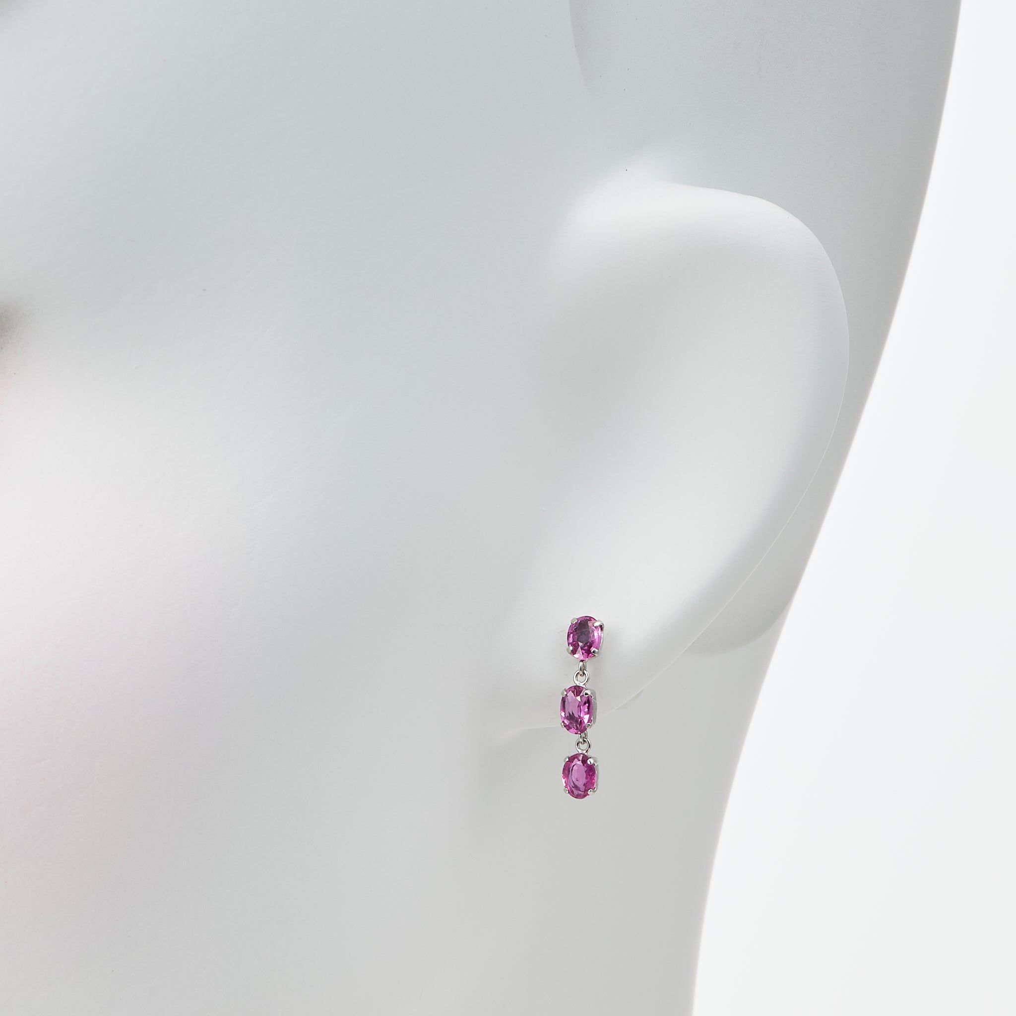 ルビー プラチナピアス(7月誕生石)《25V03406》