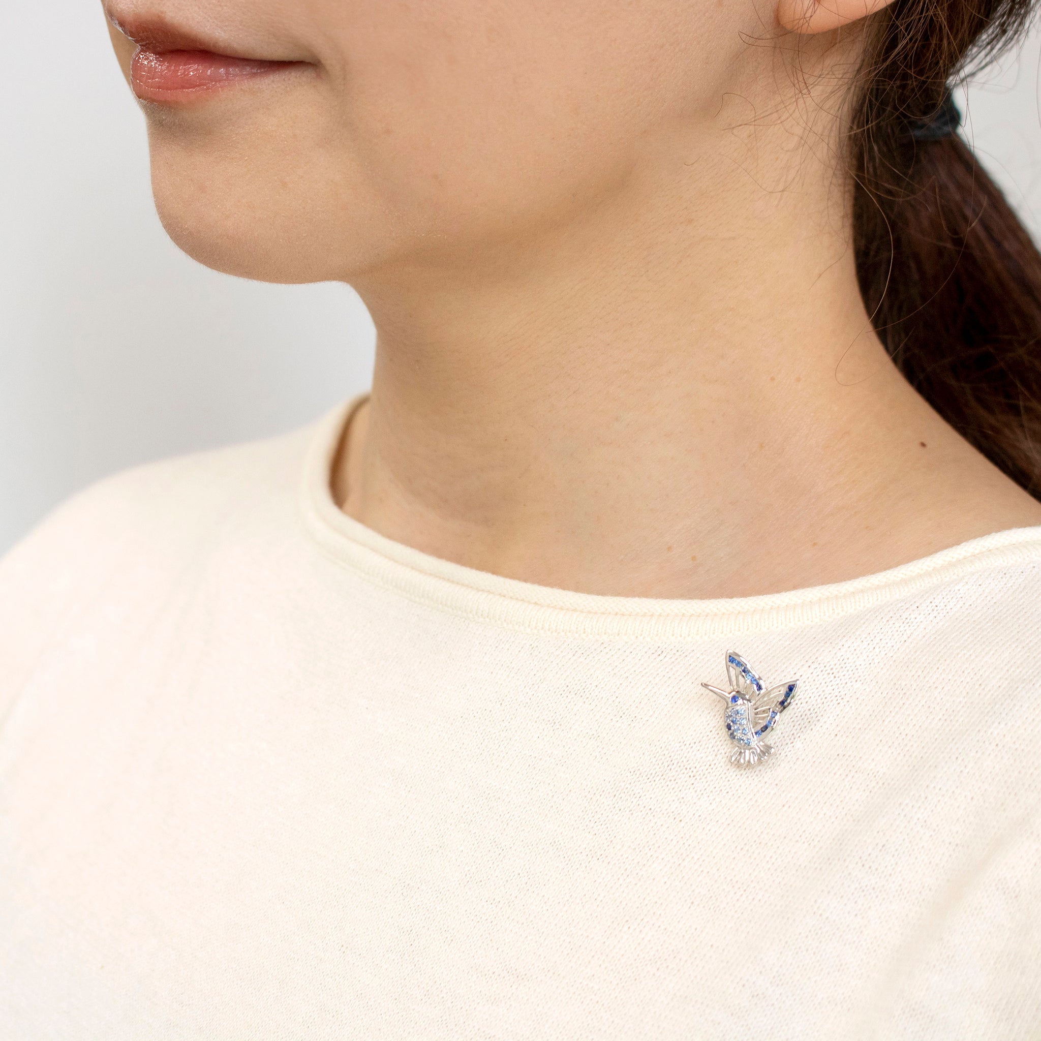 サファイア プラチナブローチ(カワセミモチーフ/9月誕生石)《25V03409》