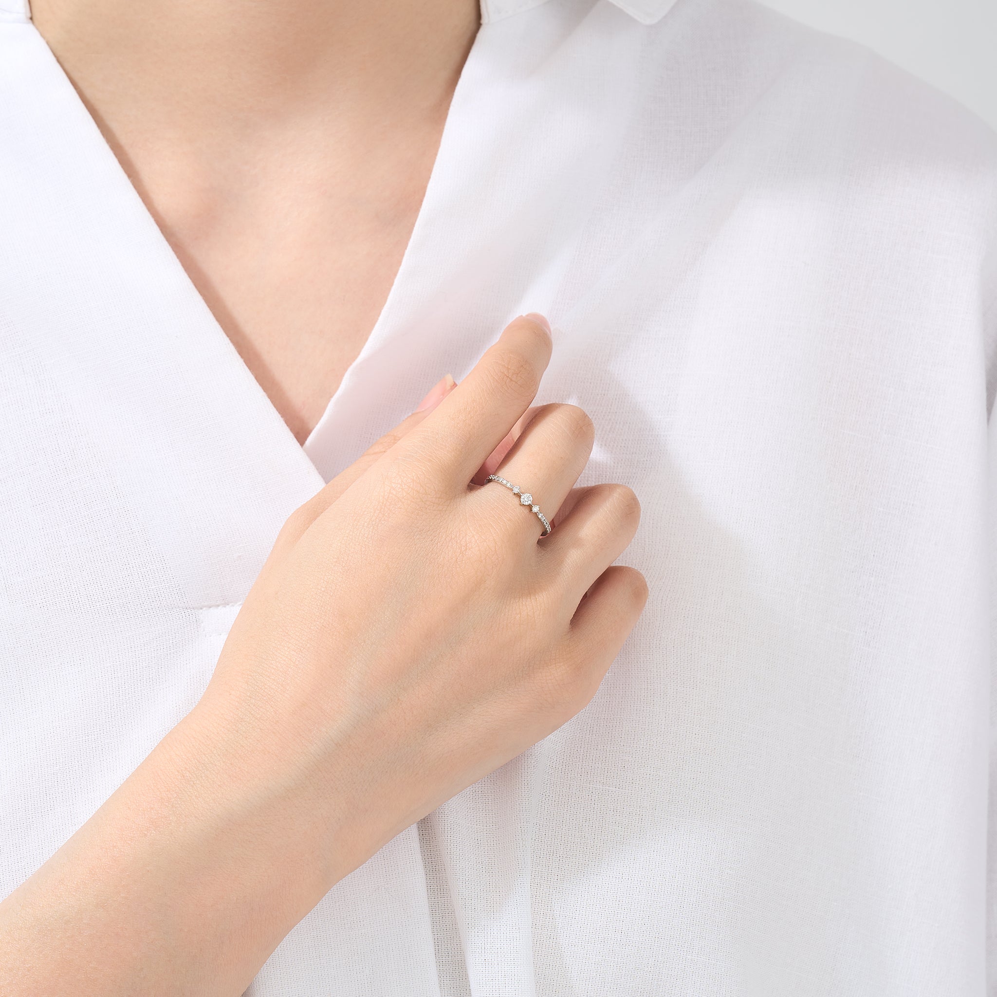 ダイヤモンド プラチナリング(リボンモチーフ/4月誕生石)《25V03504》