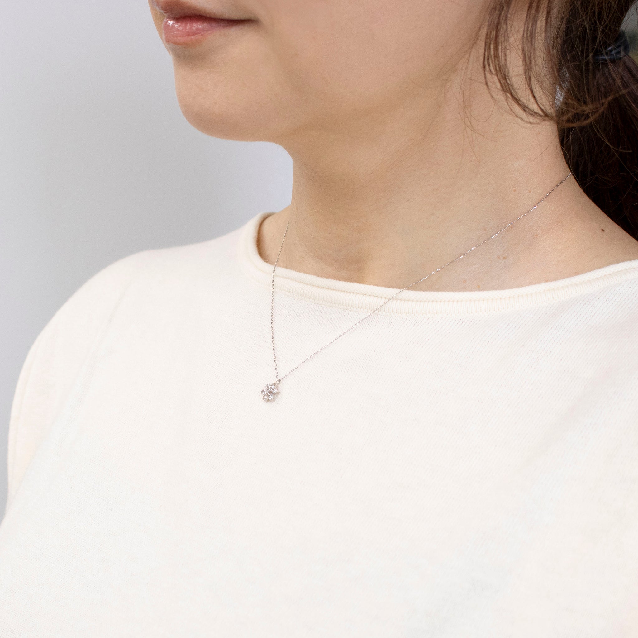 ダイヤモンド プラチナネックレス(4月誕生石)《25V03505》