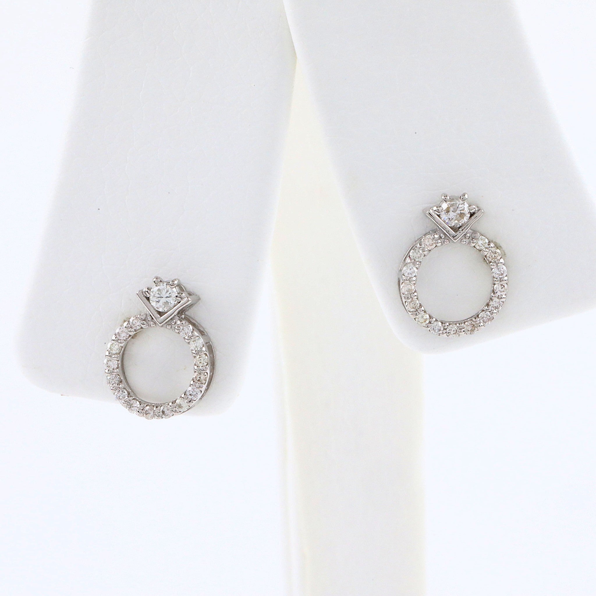 ダイヤモンド プラチナピアス(4月誕生石)《25V03508》