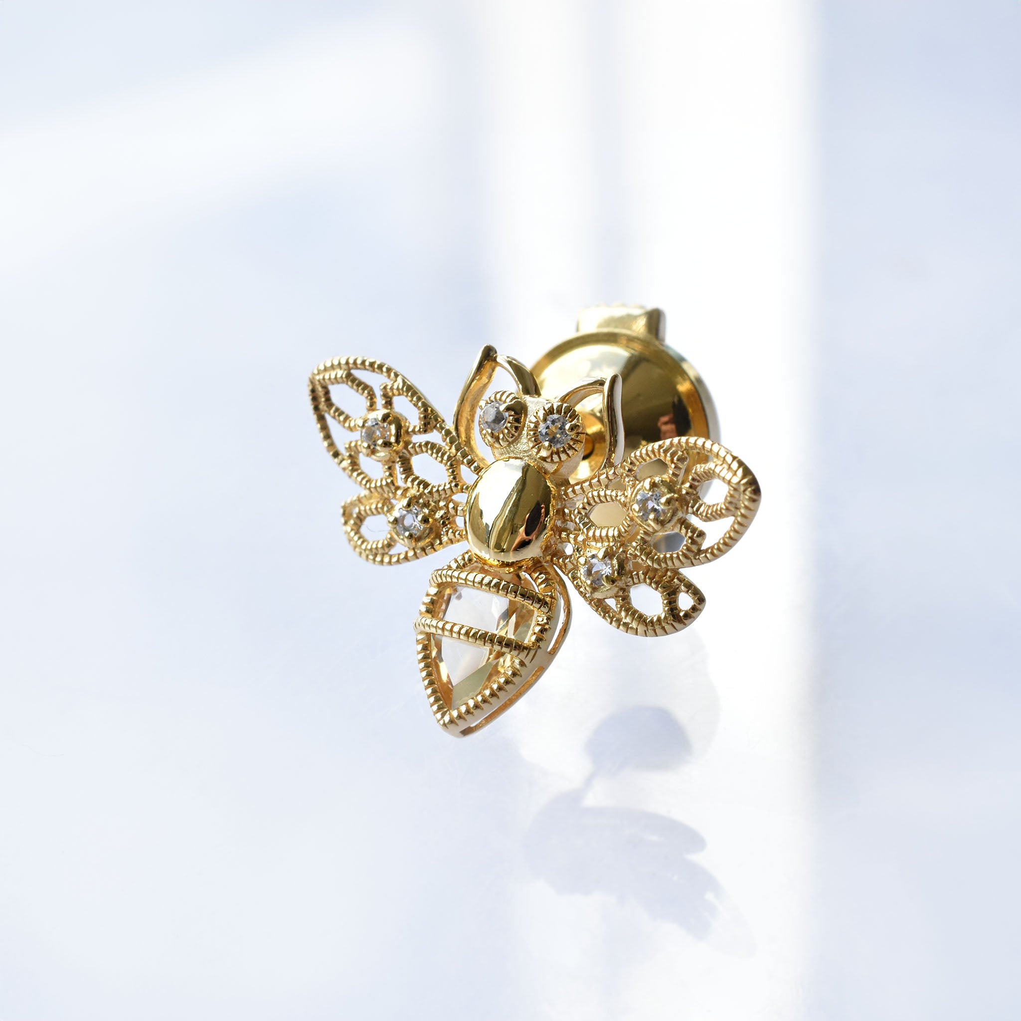 シトリン/ホワイトトパーズ シルバーブローチ(ミツバチモチーフ)《25V03606》