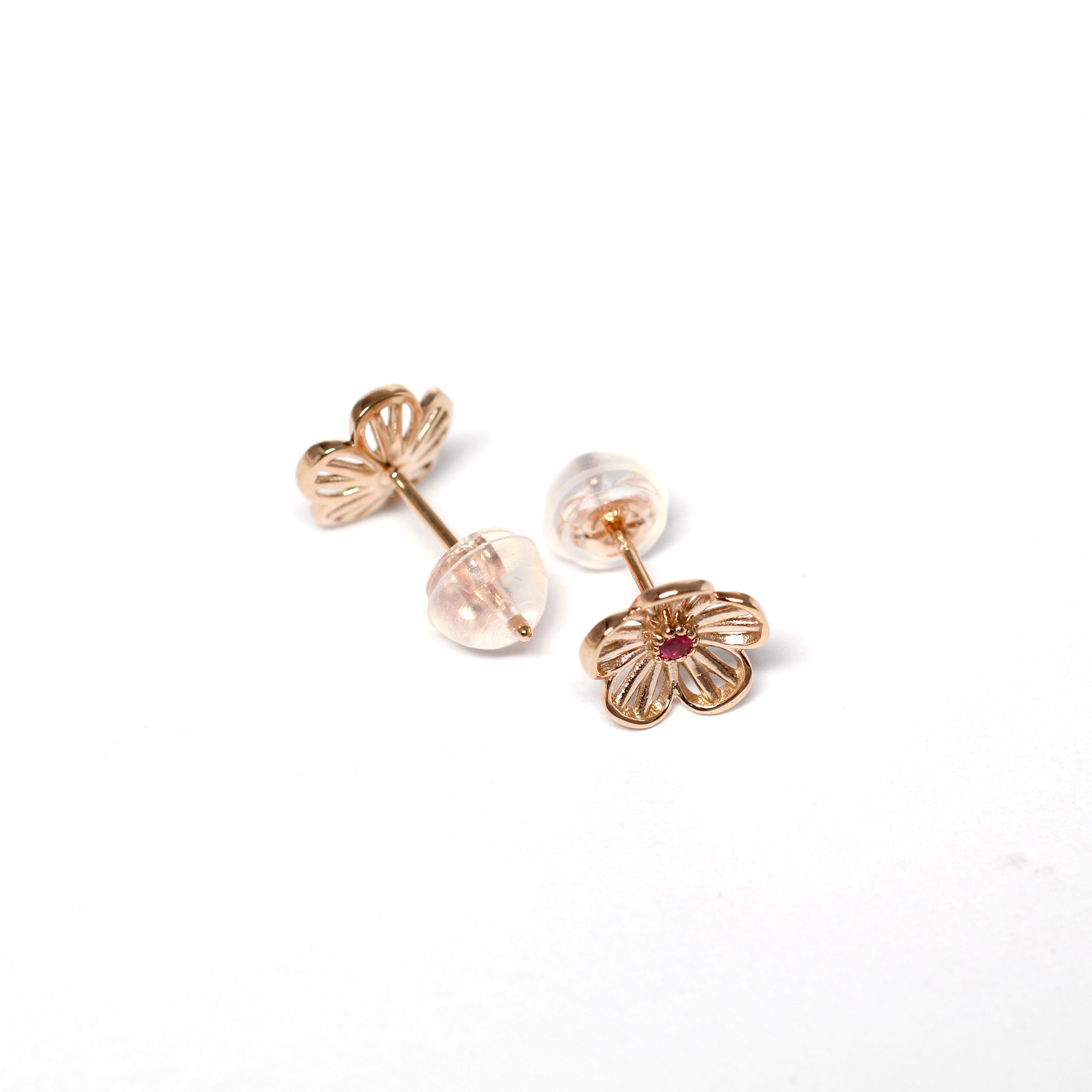 ルビー K10ピアス(梅の花モチーフ/7月誕生石)《25V03706》