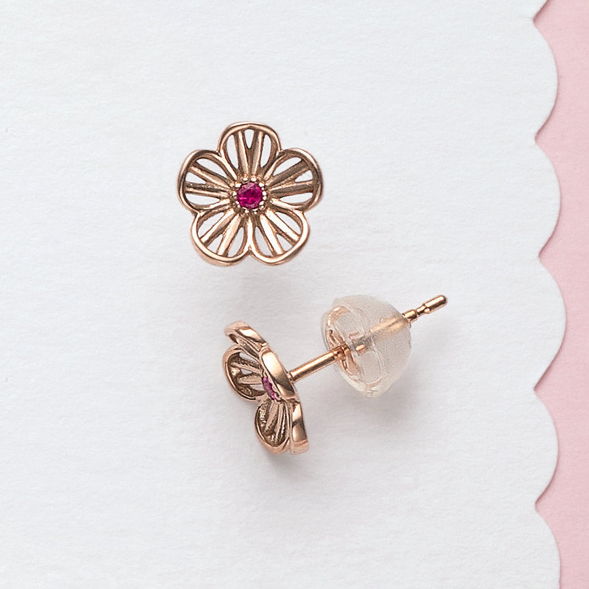 ルビー K10ピアス(梅の花モチーフ/7月誕生石)《25V03706》