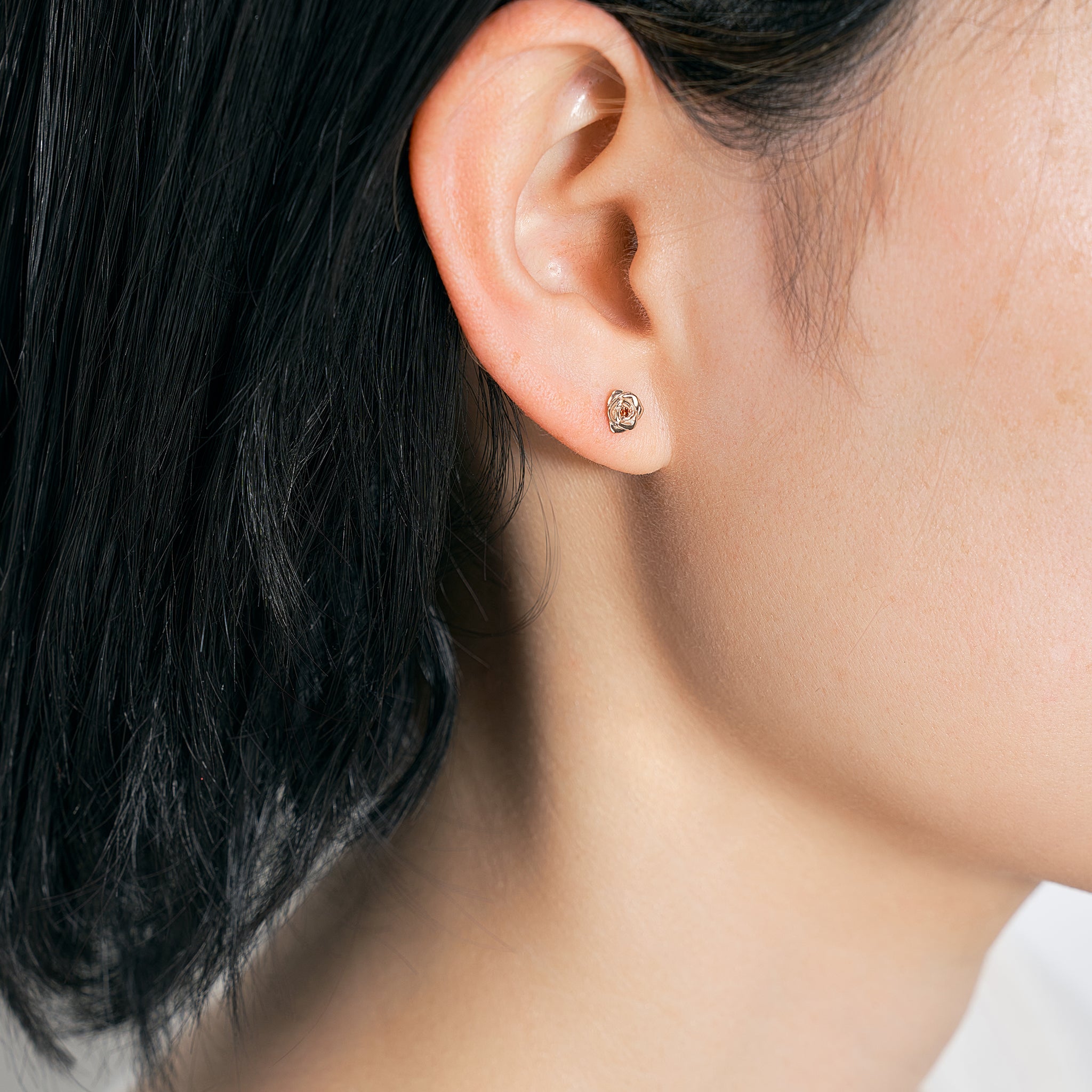 ガーネット K10ピアス(バラモチーフ/1月誕生石)《25V03711》