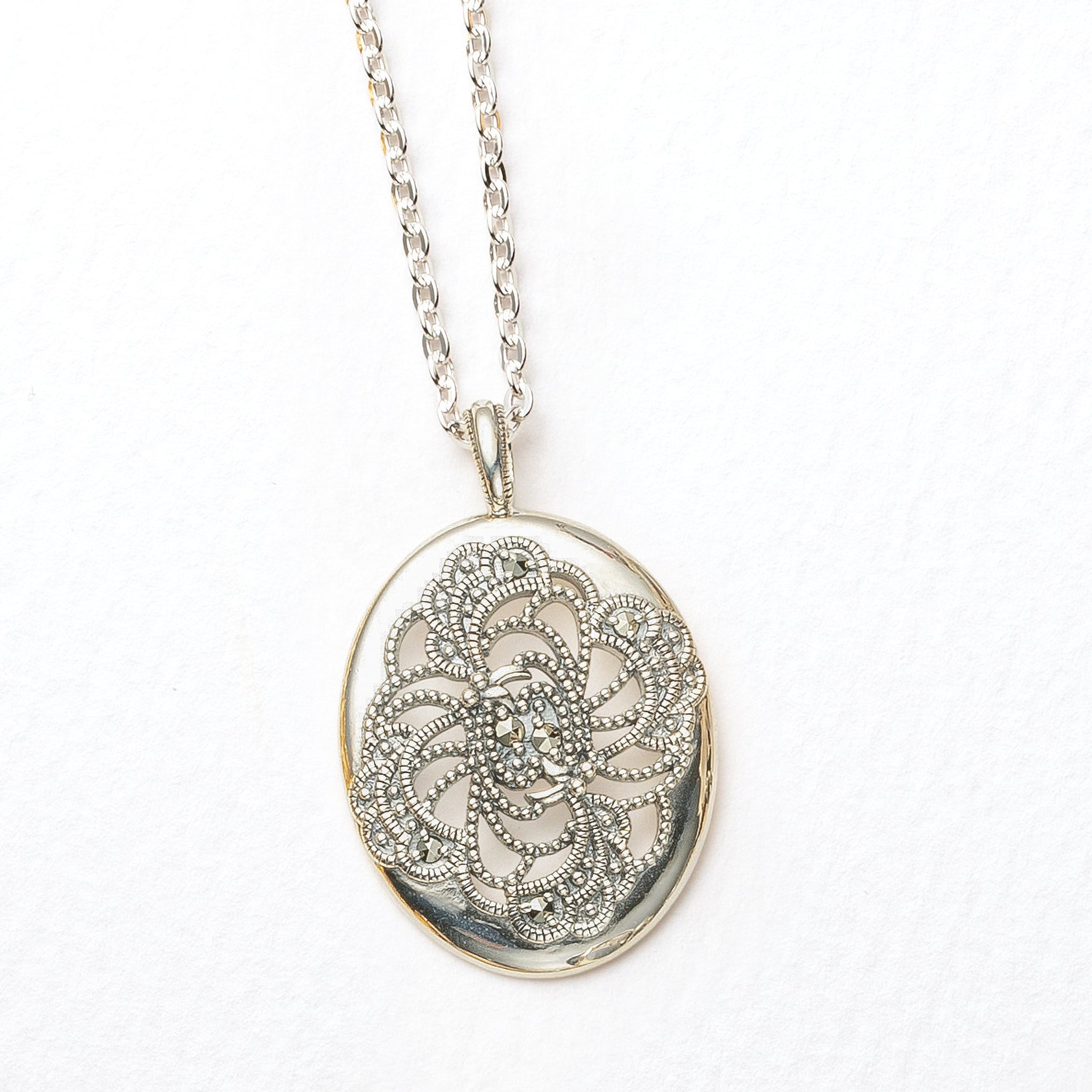 マルカジット シルバーネックレス(リバーレースモチーフ/ミル打ち風)《25V03804》