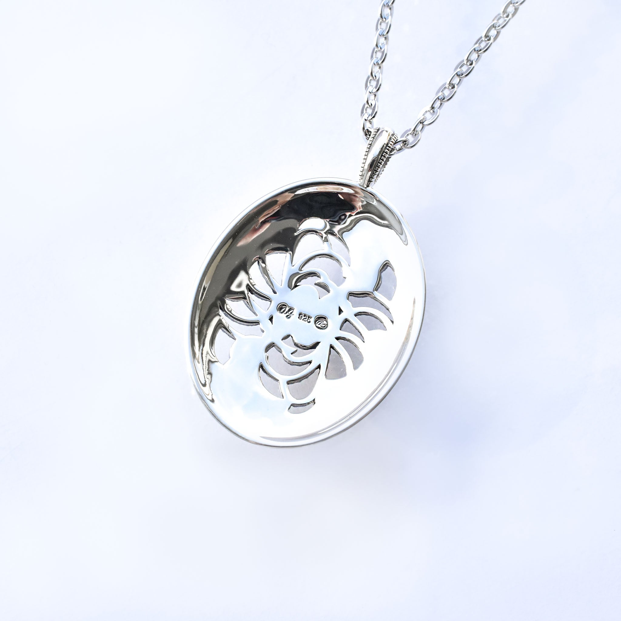 マルカジット シルバーネックレス(リバーレースモチーフ/ミル打ち風)《25V03804》