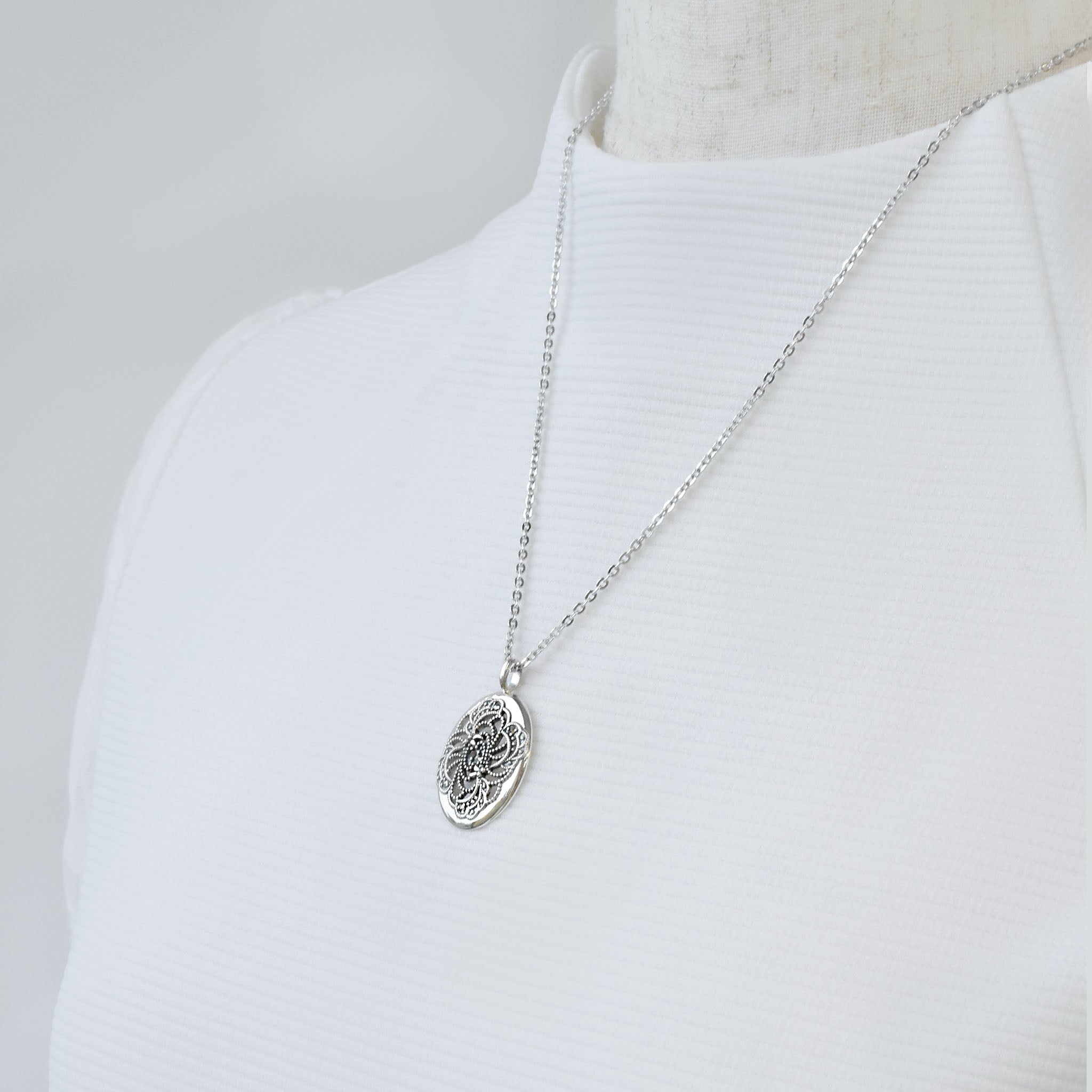 マルカジット シルバーネックレス(リバーレースモチーフ/ミル打ち風)《25V03804》