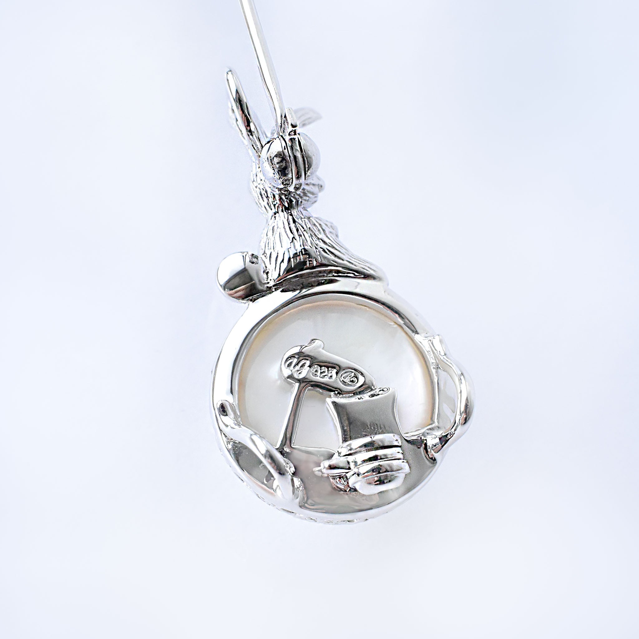 パール シルバーブローチ兼ペンダントトップ(マベ真珠/11mm/ウサギモチーフ/6月誕生石)《25V03812》