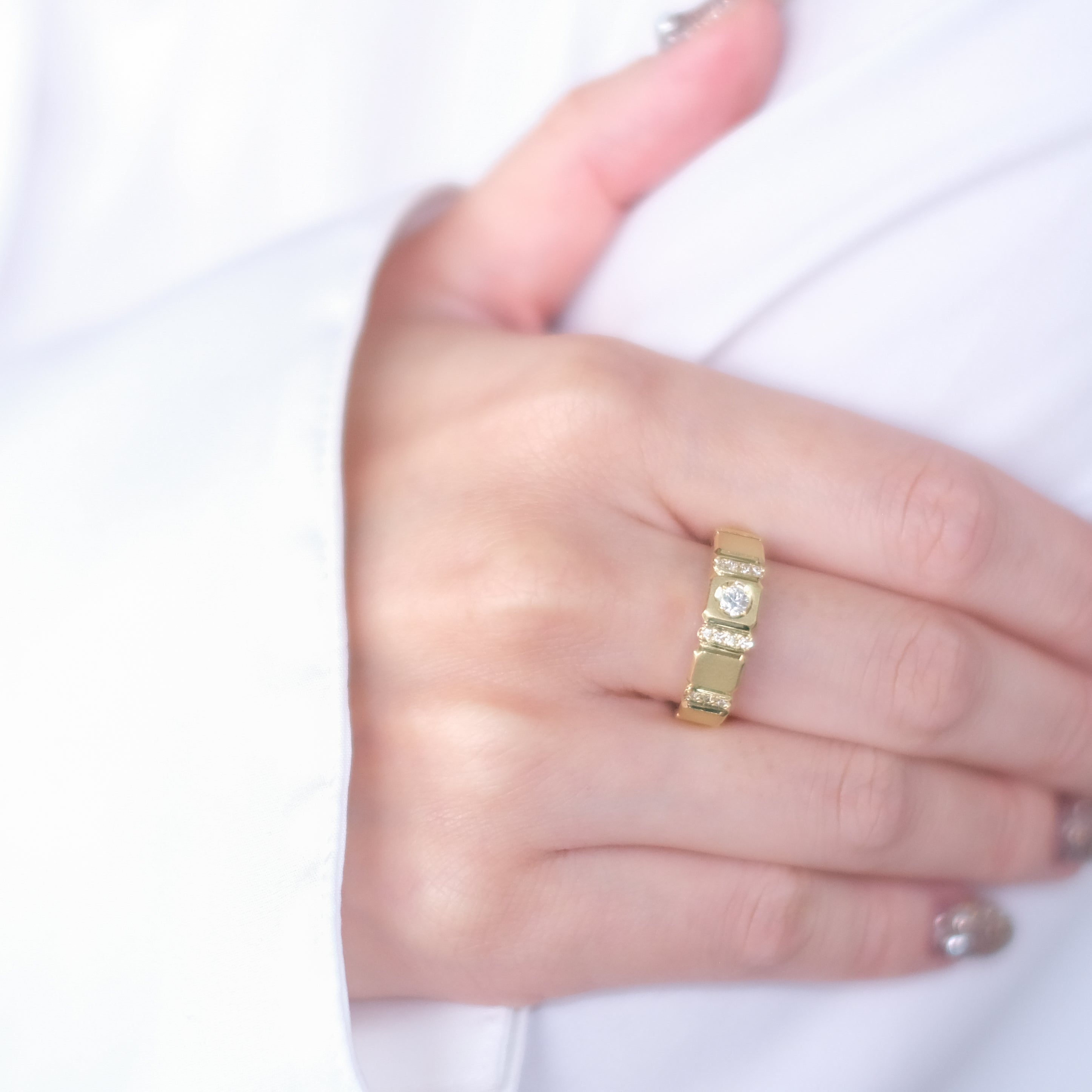 ダイヤモンド K18リング(4月誕生石/鑑別書付)《25V03904》