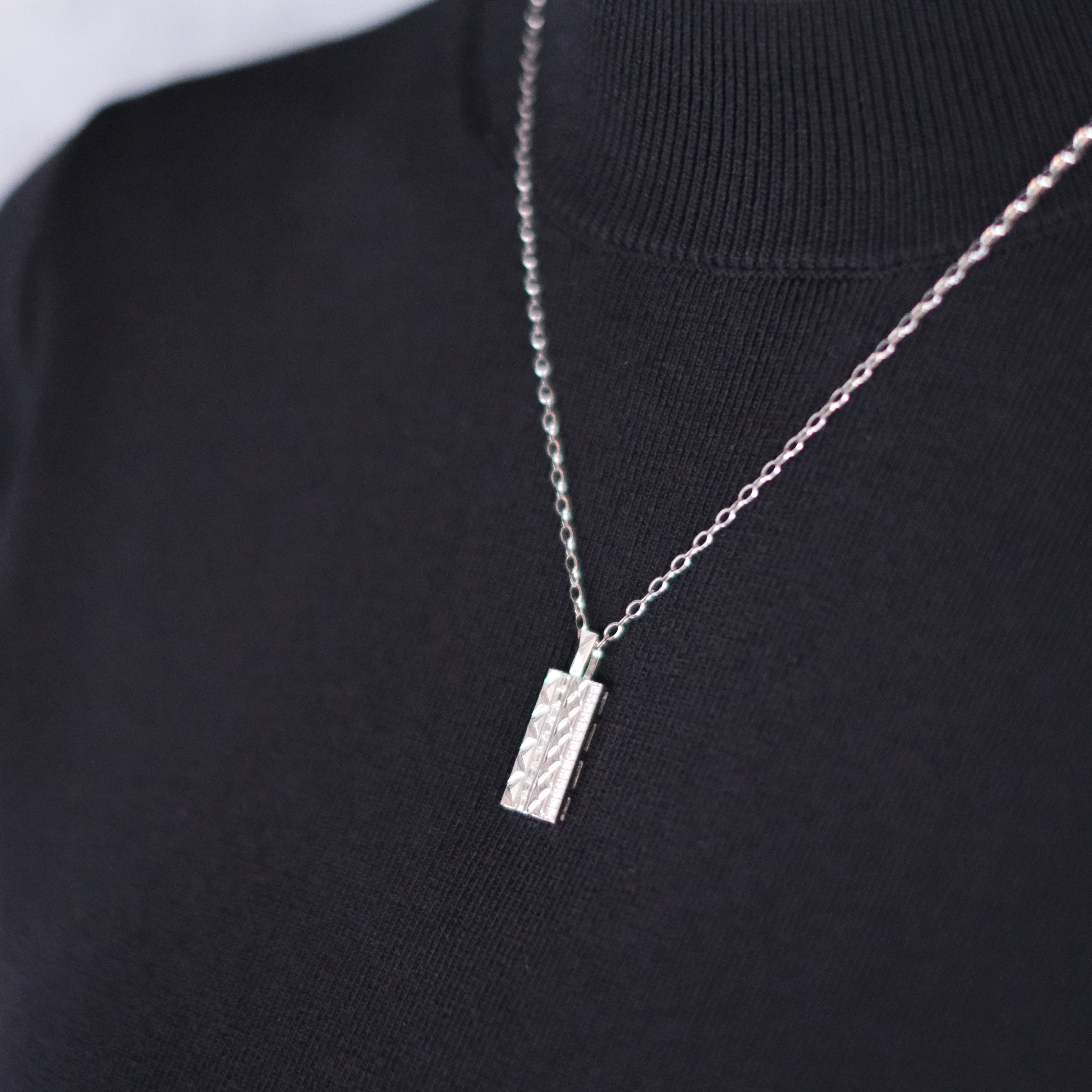 ダイヤモンド プラチナペンダント(4月誕生石/鑑別書付)《25V03906》