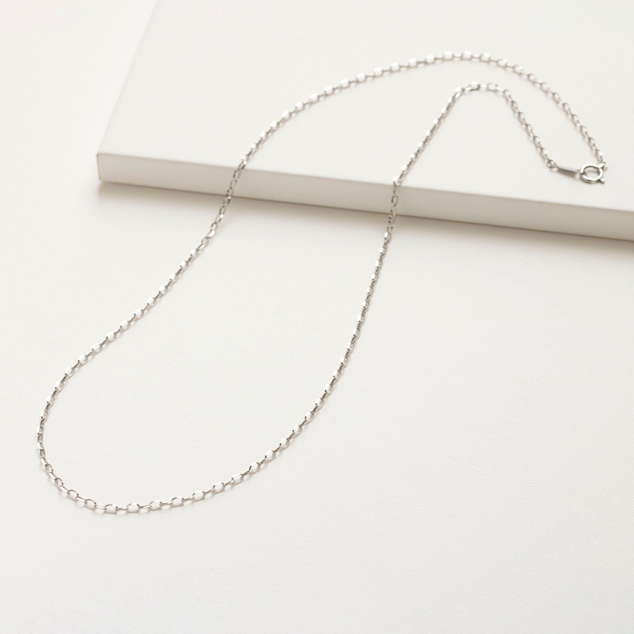 プラチナネックレス(アズキチェーン/幅1.9mm/50cm)《25V03907》