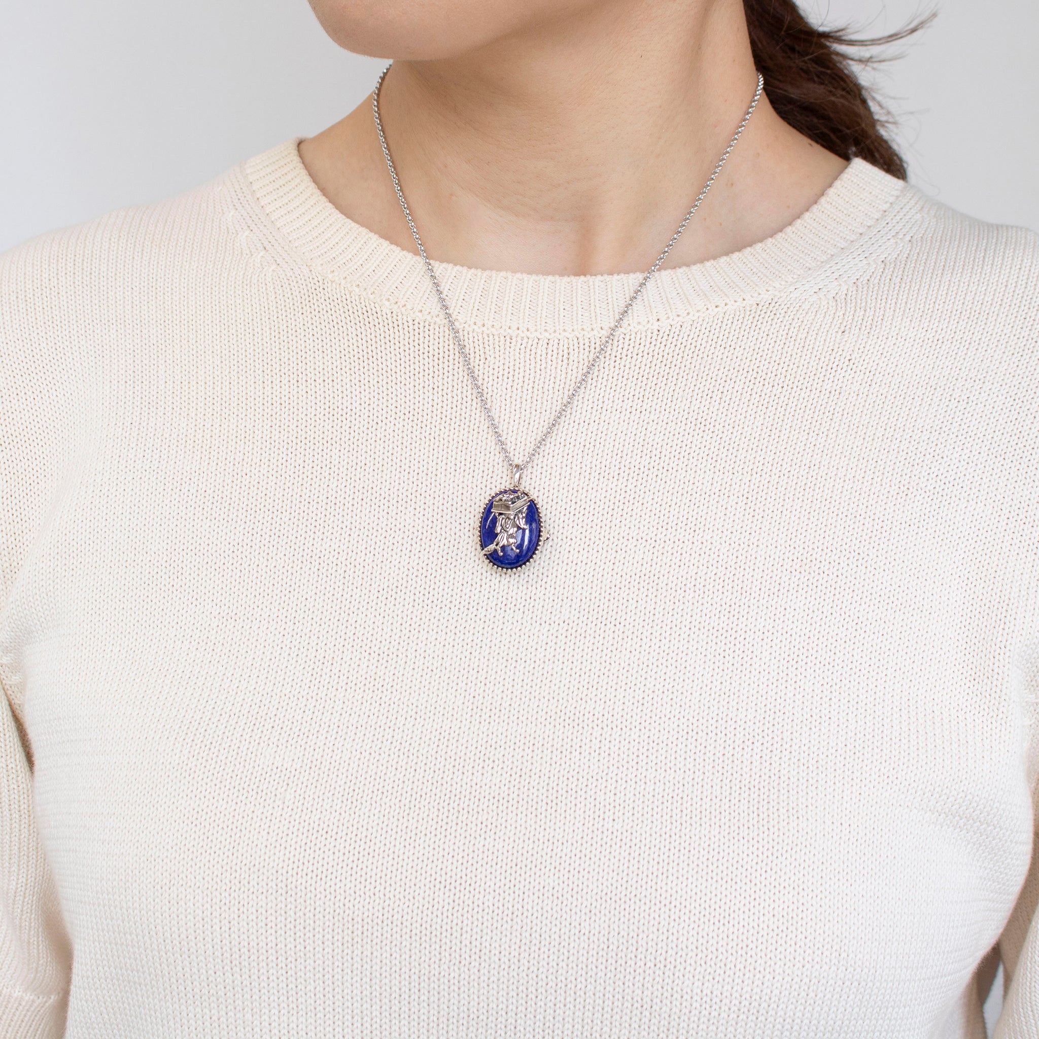 ラピスラズリ シルバーブローチ兼ペンダントトップ(鳥獣戯画/12月誕生石)《25V04801》