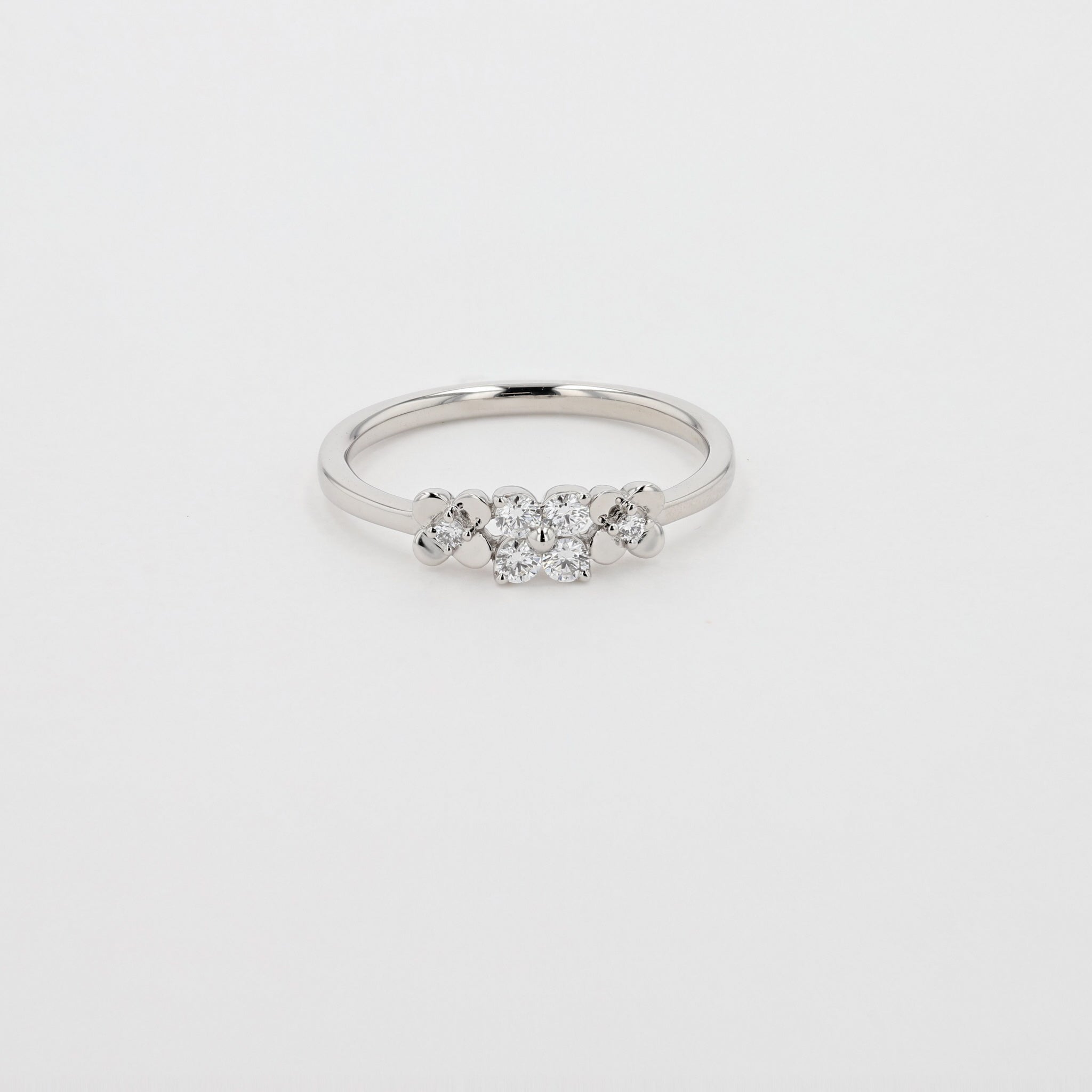 ダイヤモンド プラチナリング(クローバーモチーフ/4月誕生石)《26A00301》