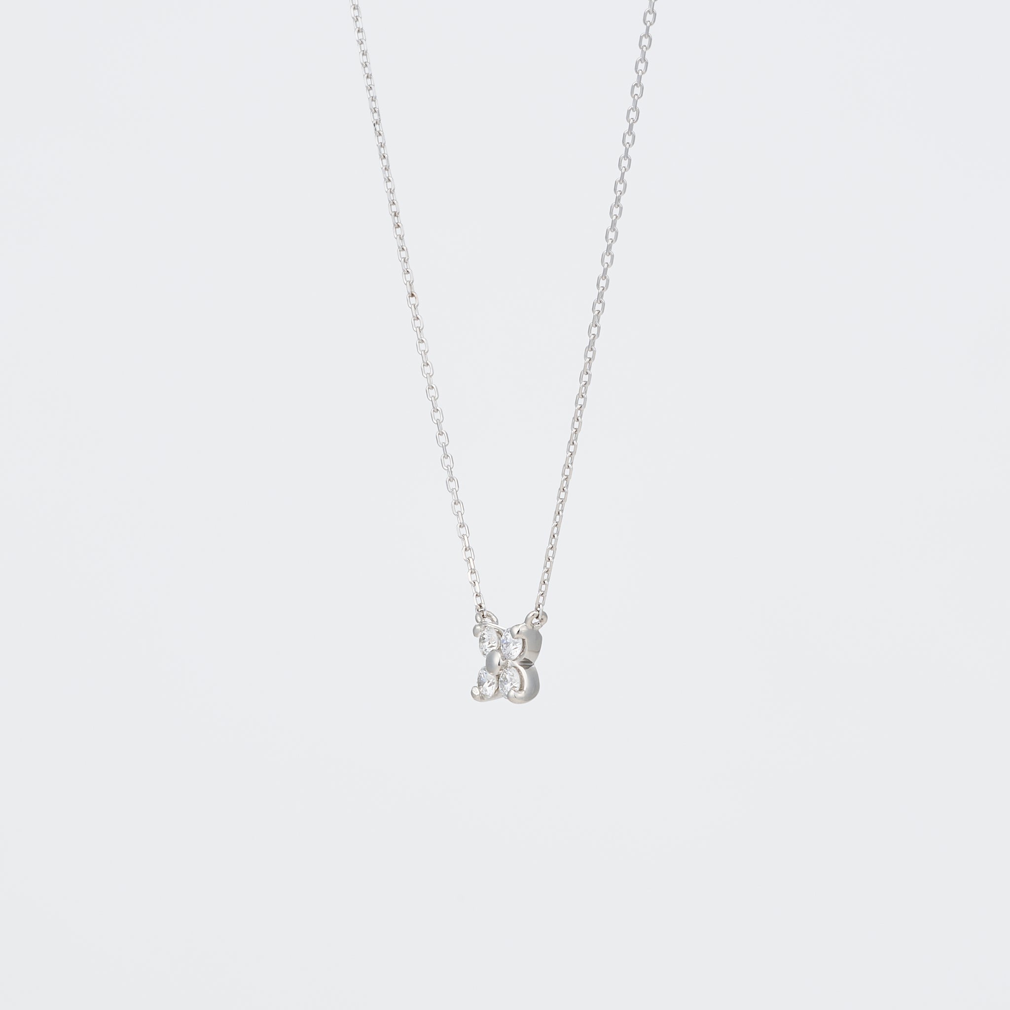 ダイヤモンド プラチナネックレス(クローバーモチーフ/4月誕生石)《26A00303》