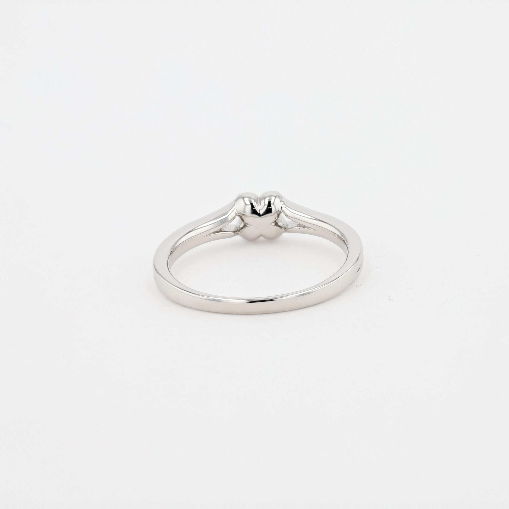 ダイヤモンド プラチナリング(クローバーモチーフ/4月誕生石)《26A00307》