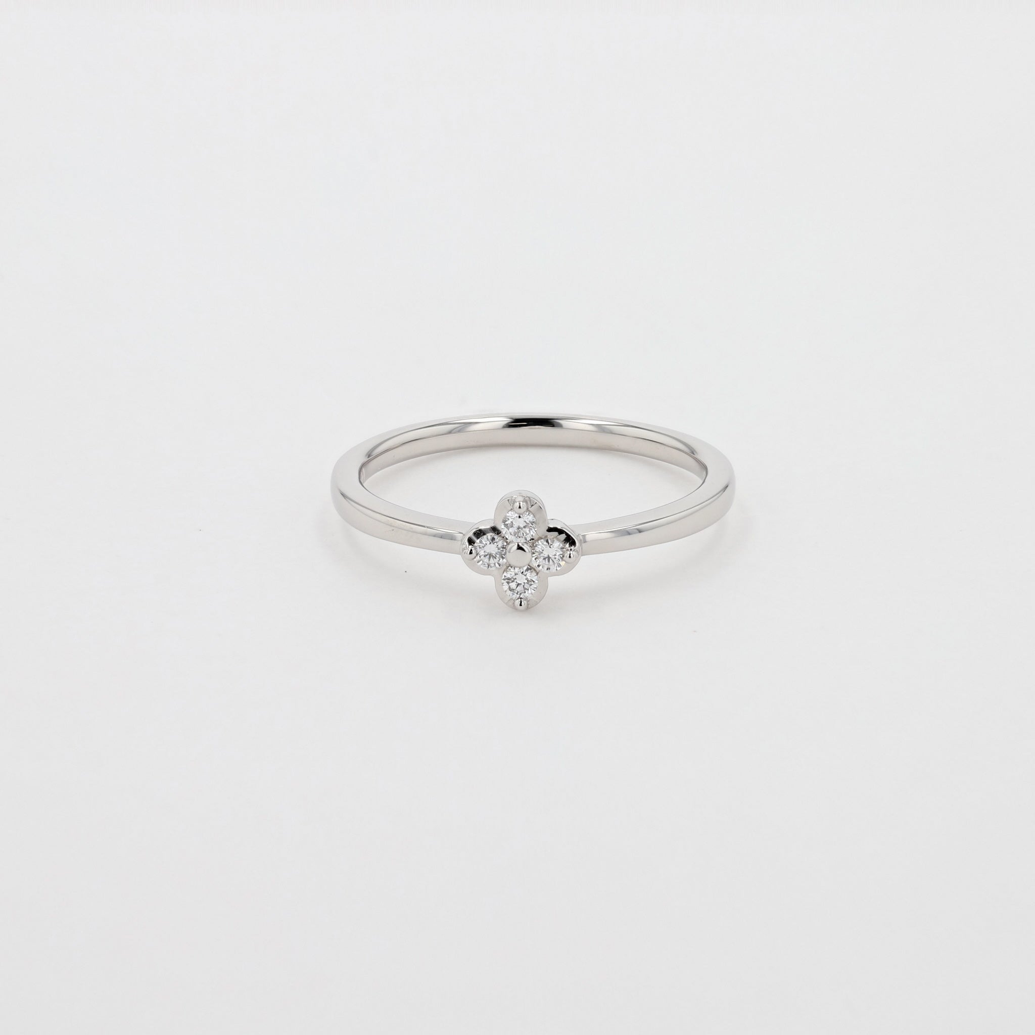 ダイヤモンド プラチナリング(クローバーモチーフ/4月誕生石)《26A00310》