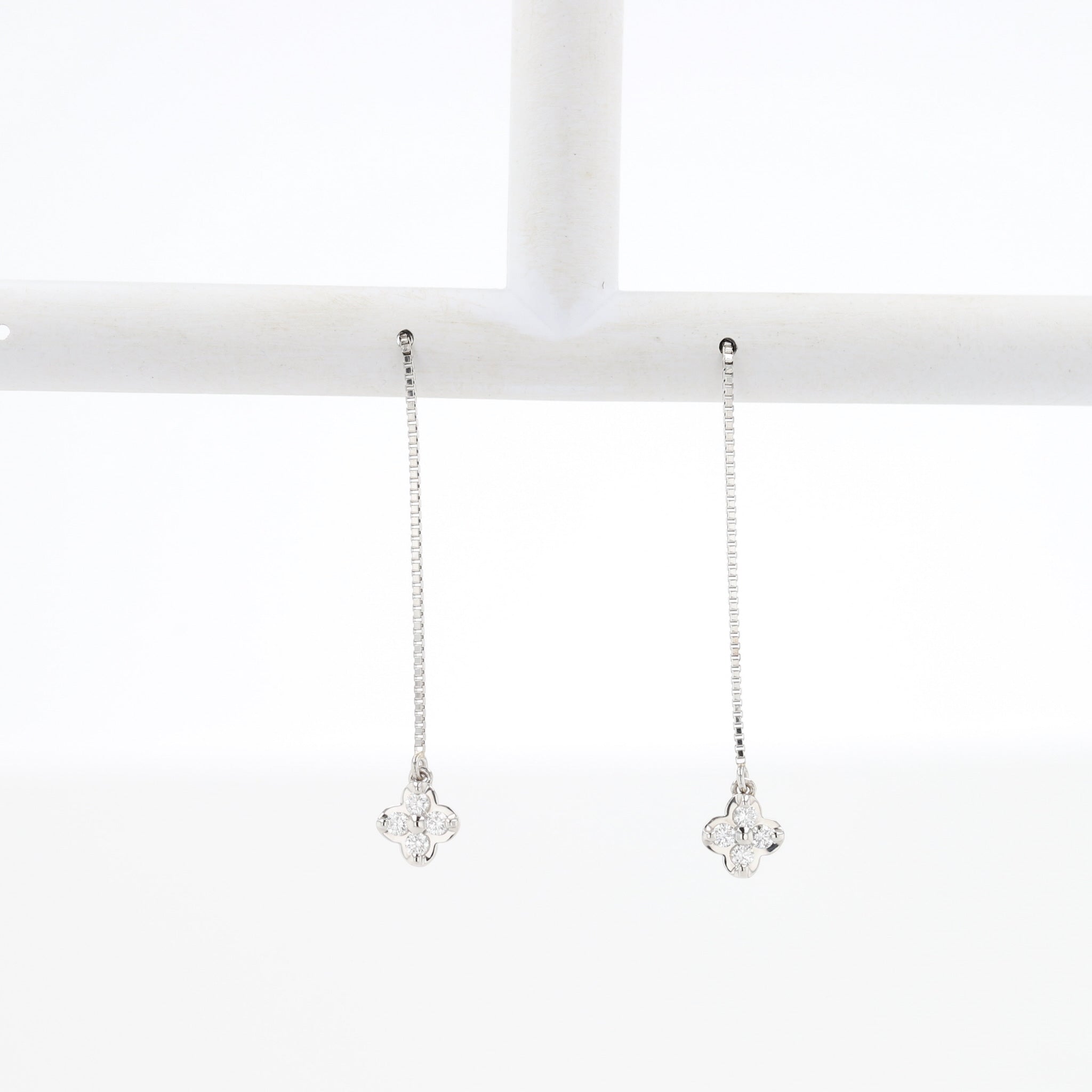 ダイヤモンド プラチナピアス(クローバーモチーフ/4月誕生石)《26A00311》