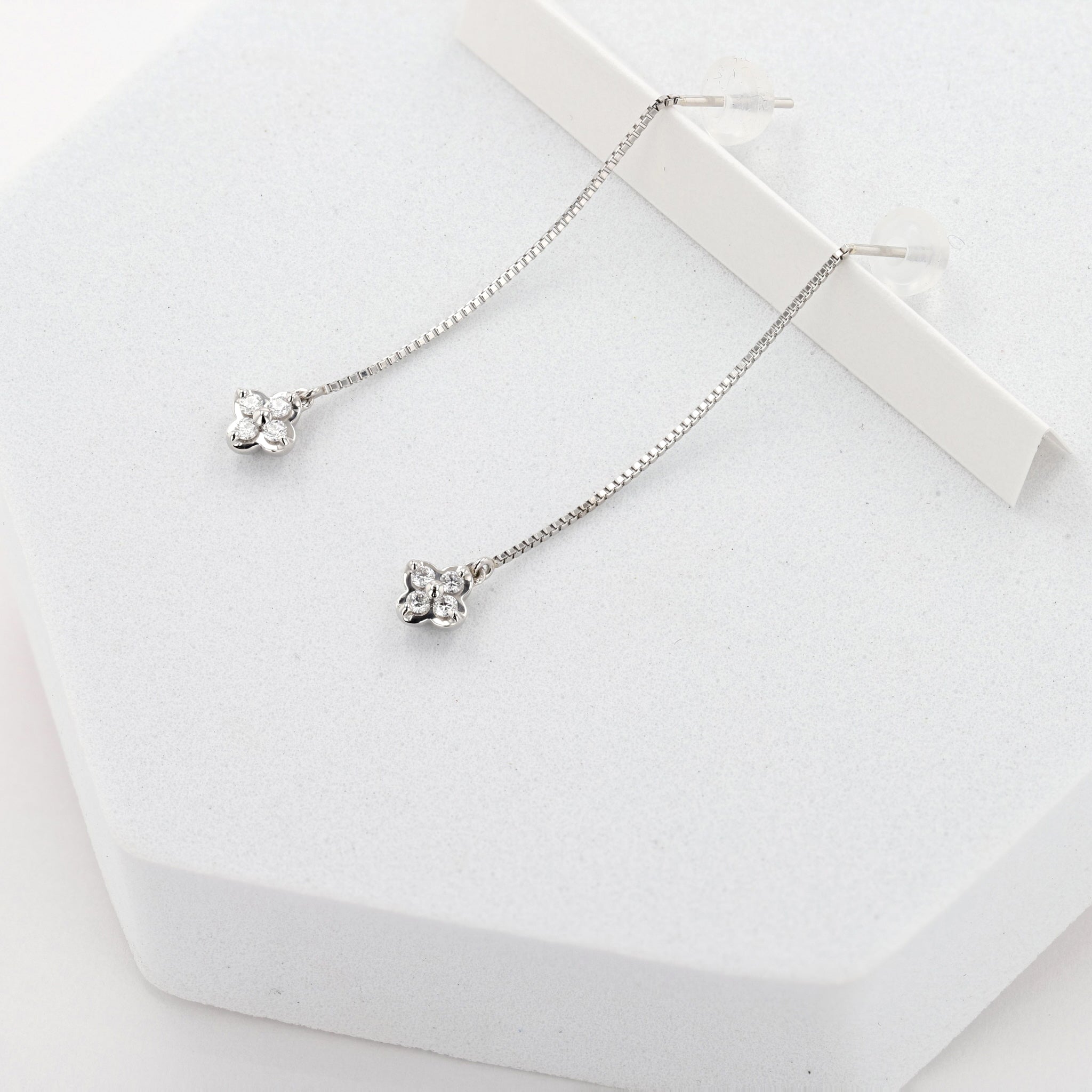 ダイヤモンド プラチナピアス(クローバーモチーフ/4月誕生石)《26A00311》