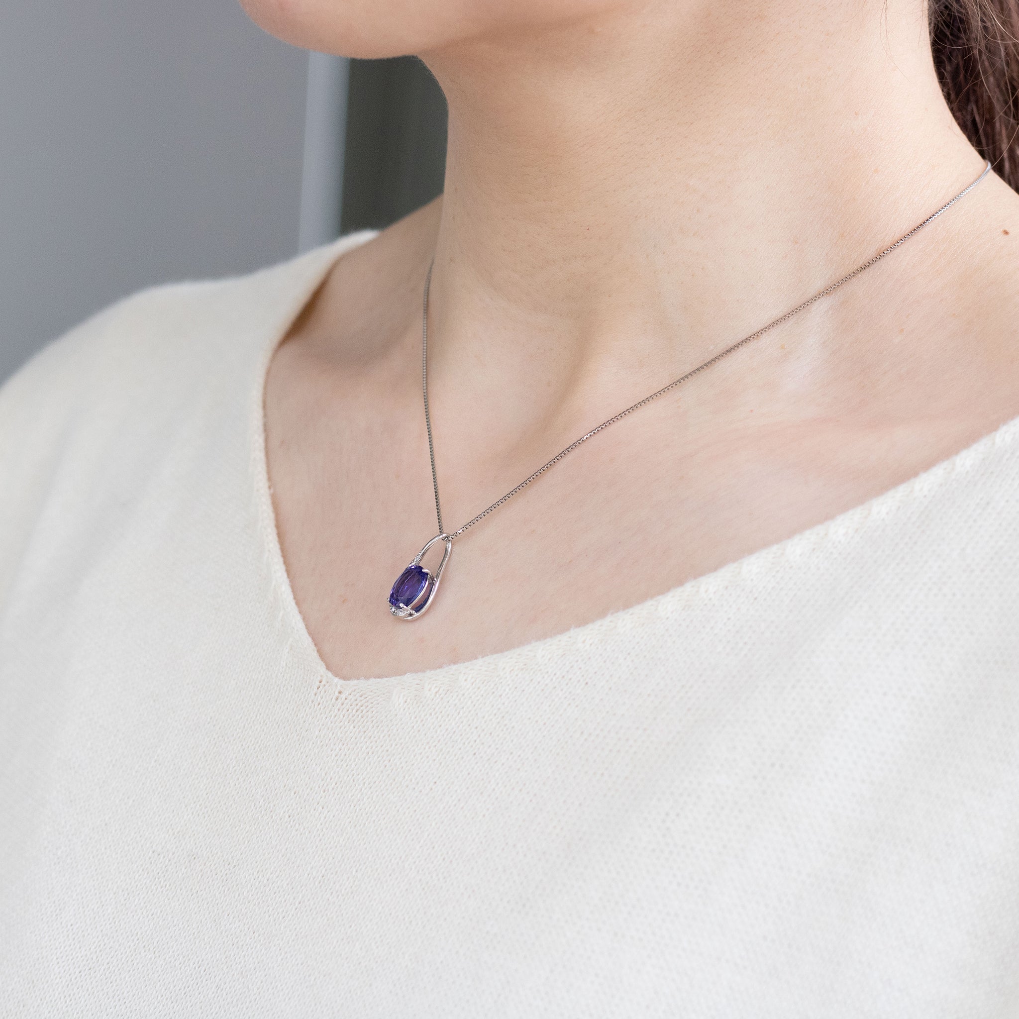 タンザナイト/ダイヤモンド プラチナネックレス(1.80カラット/12月誕生石)《26A00601》