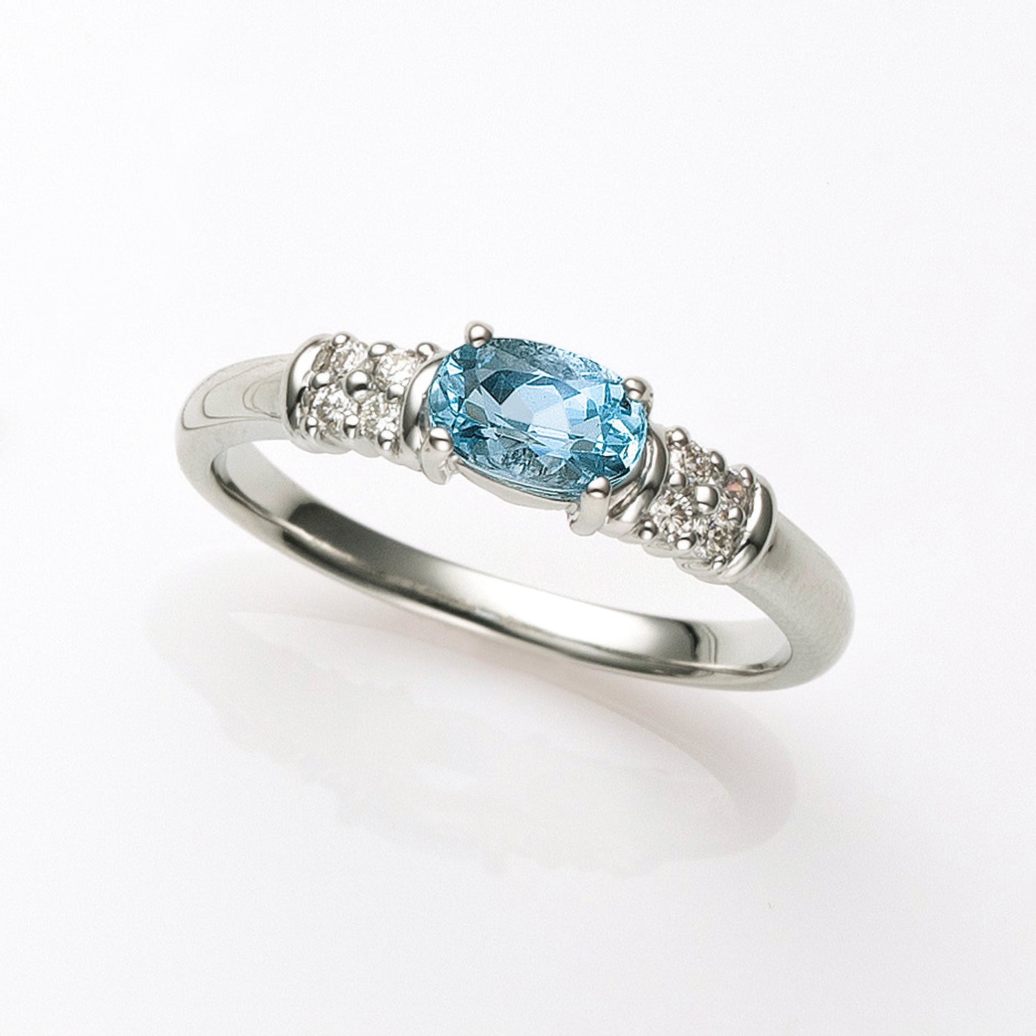アクアマリン/ダイヤモンド プラチナリング(サンタマリアカラー/3月誕生石/鑑別書付)《26A00707》