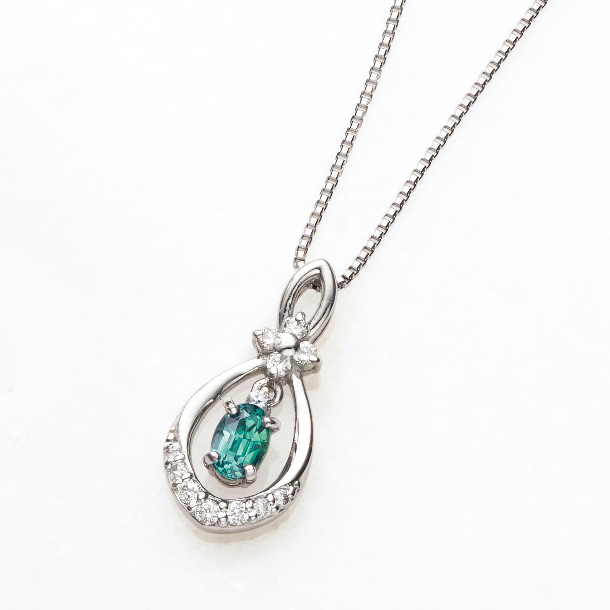 アレキサンドライト ＆ ネックレス | 京セラジュエリー オンラインストア