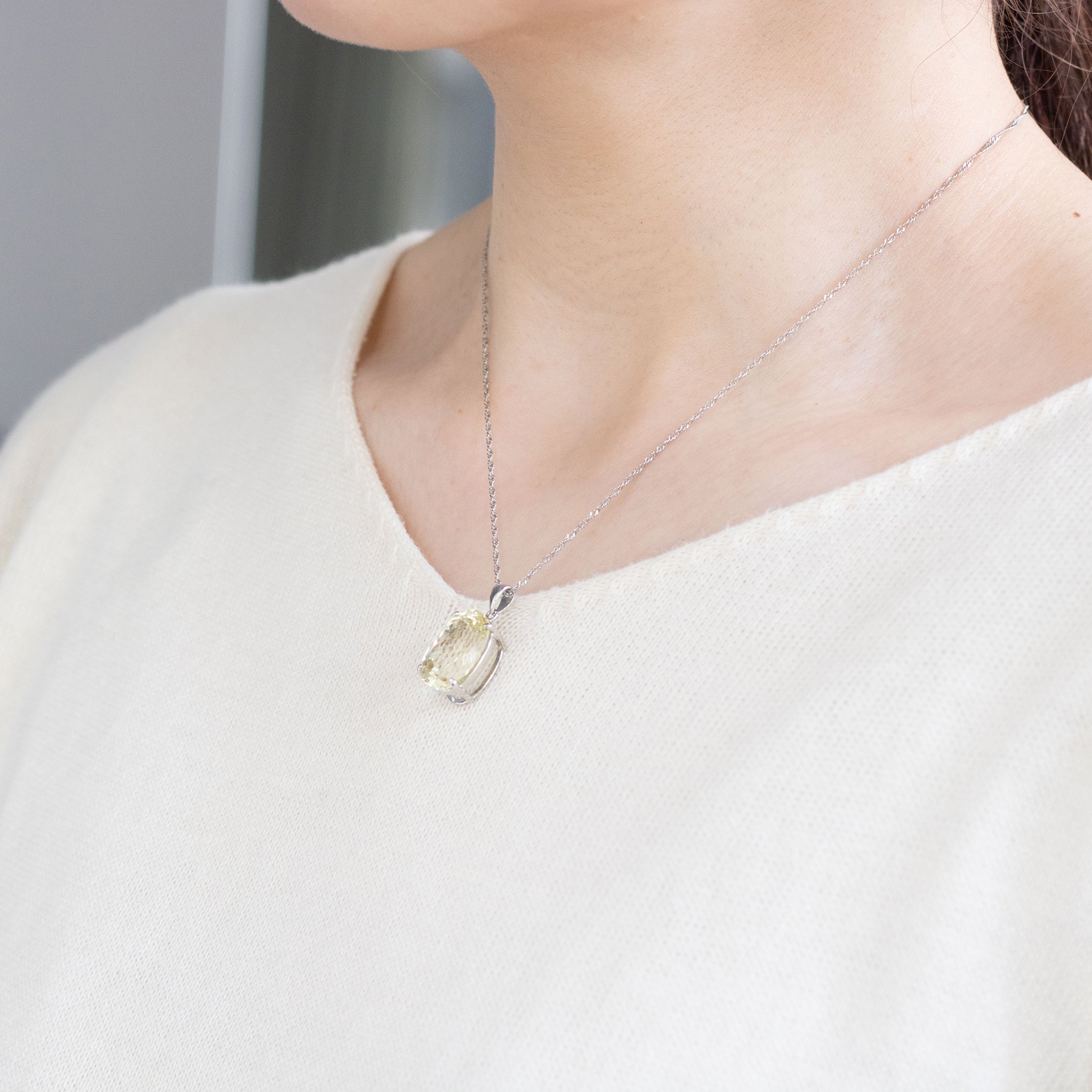 スポジュミン プラチナペンダントトップ(11.0カラット)《26A00902》