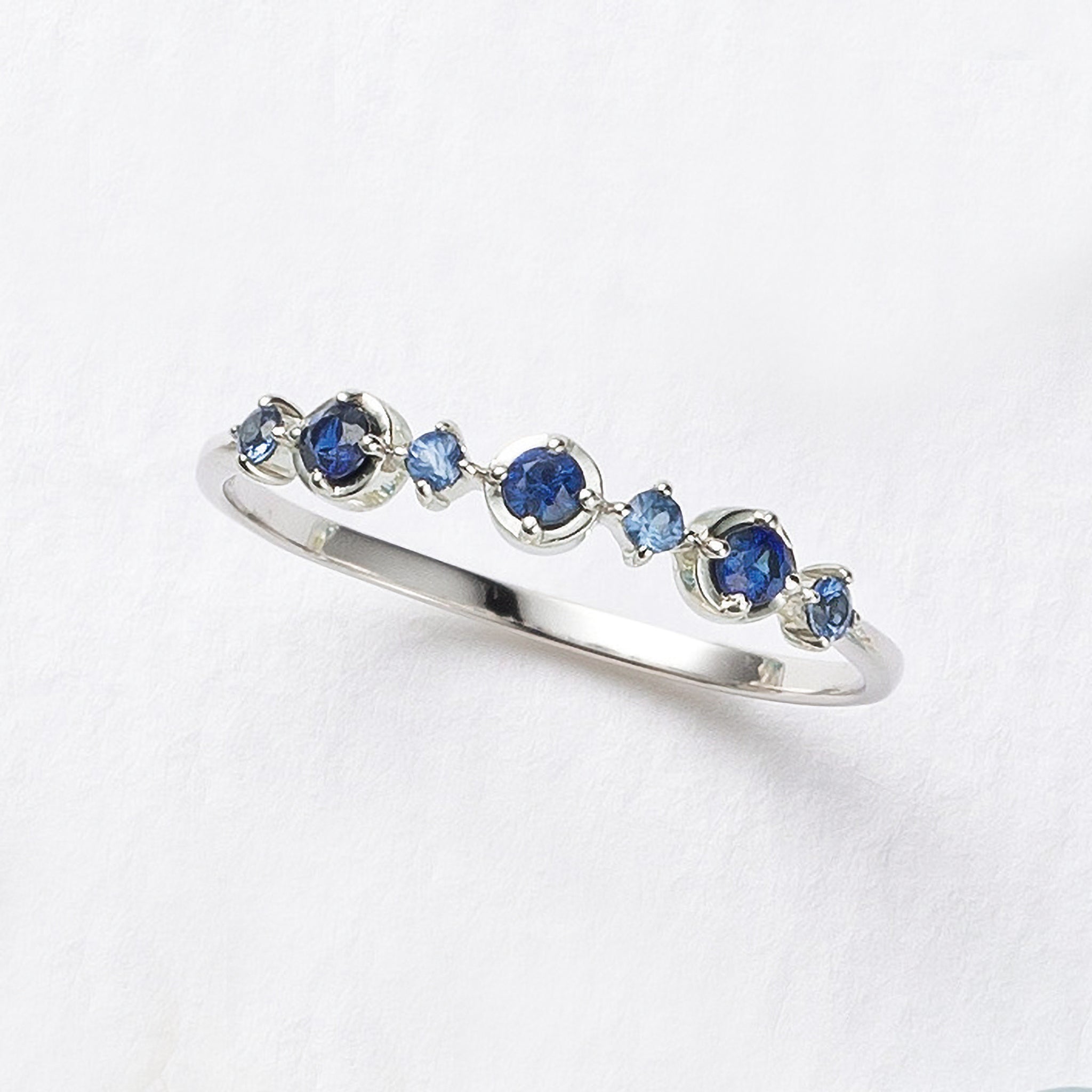 サファイア プラチナリング(9月誕生石)《26A01008》