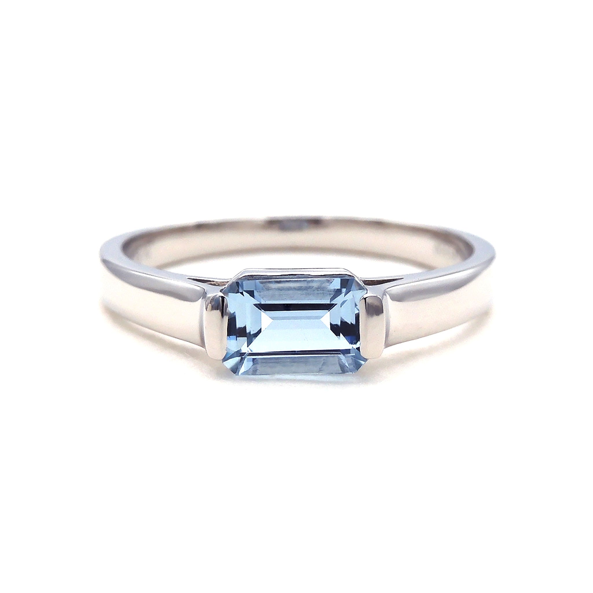 アクアマリン プラチナリング(エメラルドカット/3月誕生石)《26A01105》