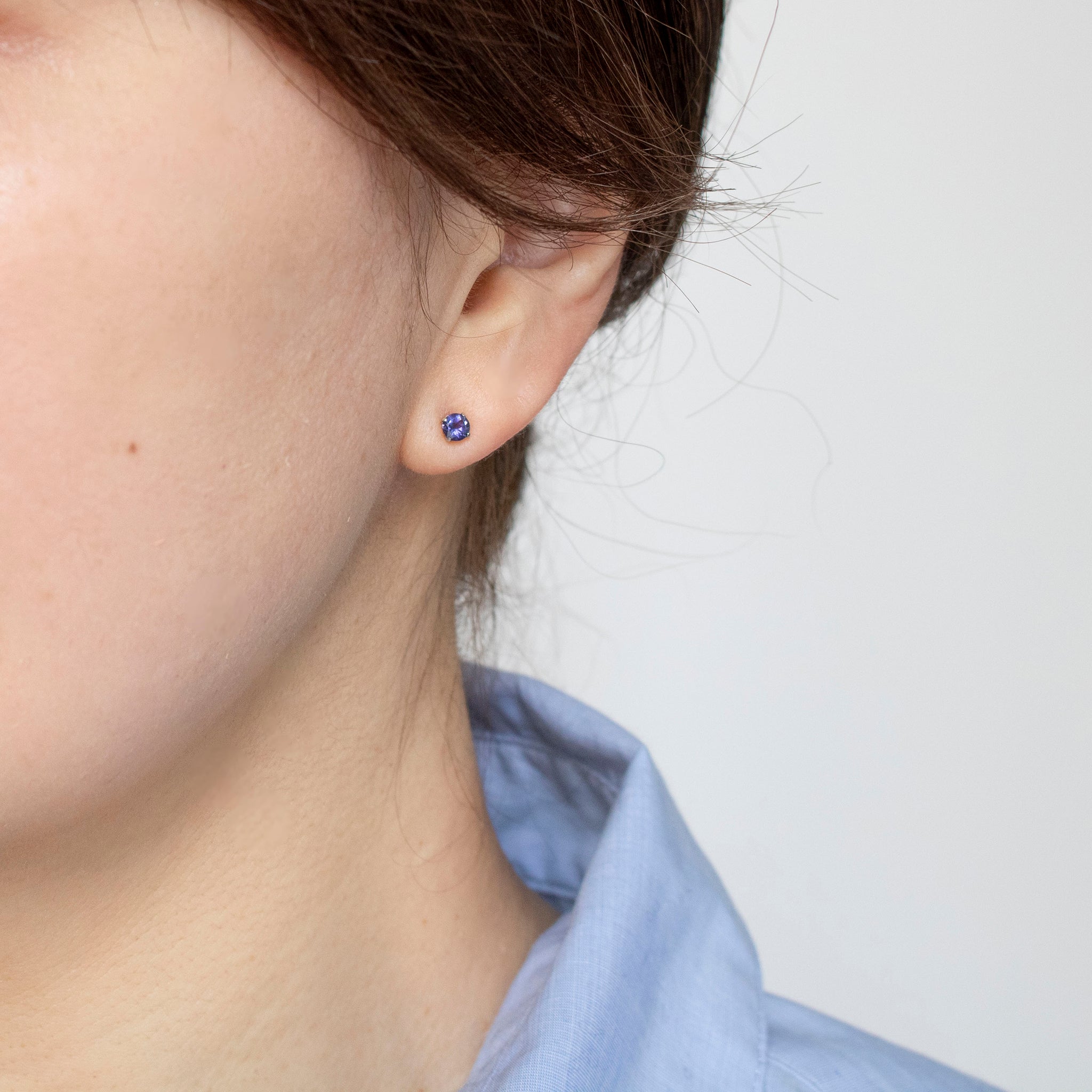 アイオライト プラチナピアス(3月誕生石)《26A01207》