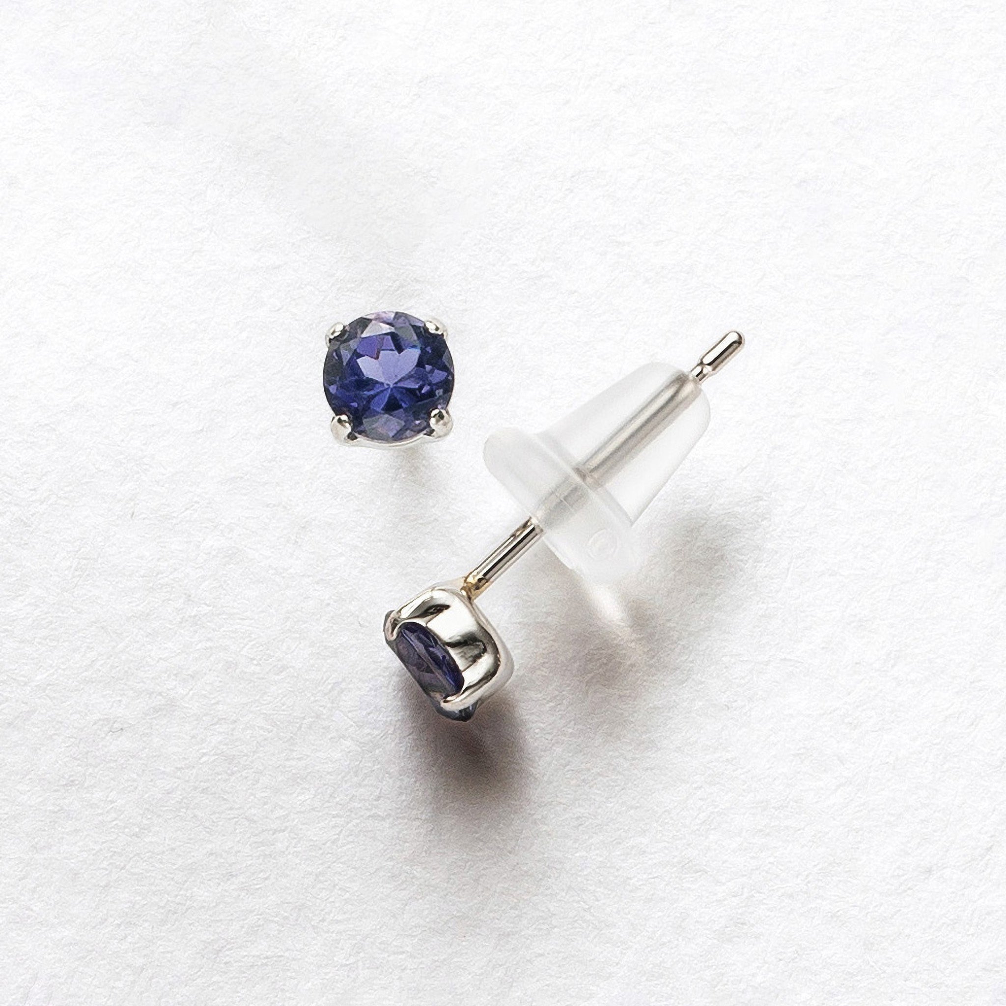 アイオライト プラチナピアス(3月誕生石)《26A01207》