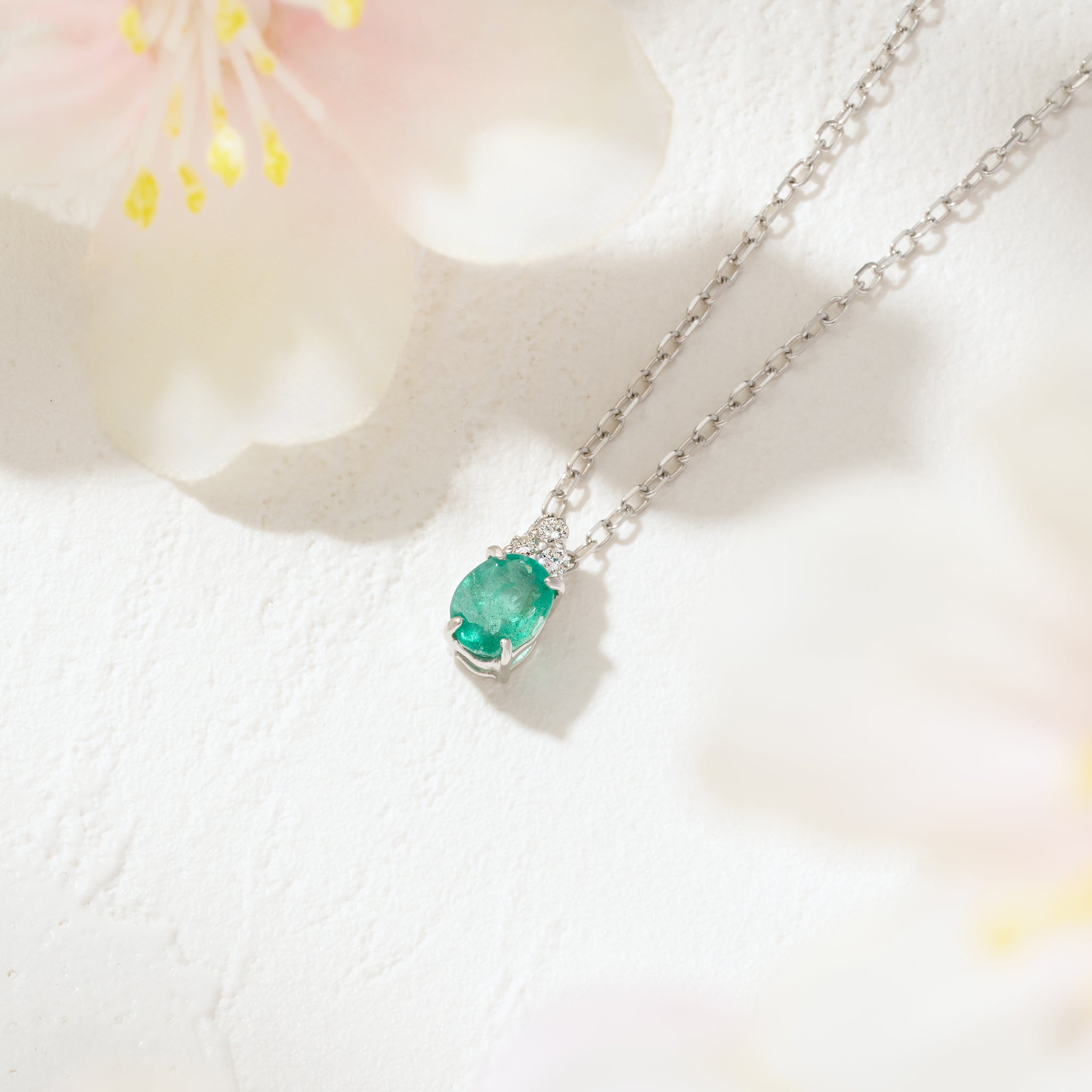 エメラルド/ダイヤモンド プラチナネックレス(5月誕生石)《26A01309》