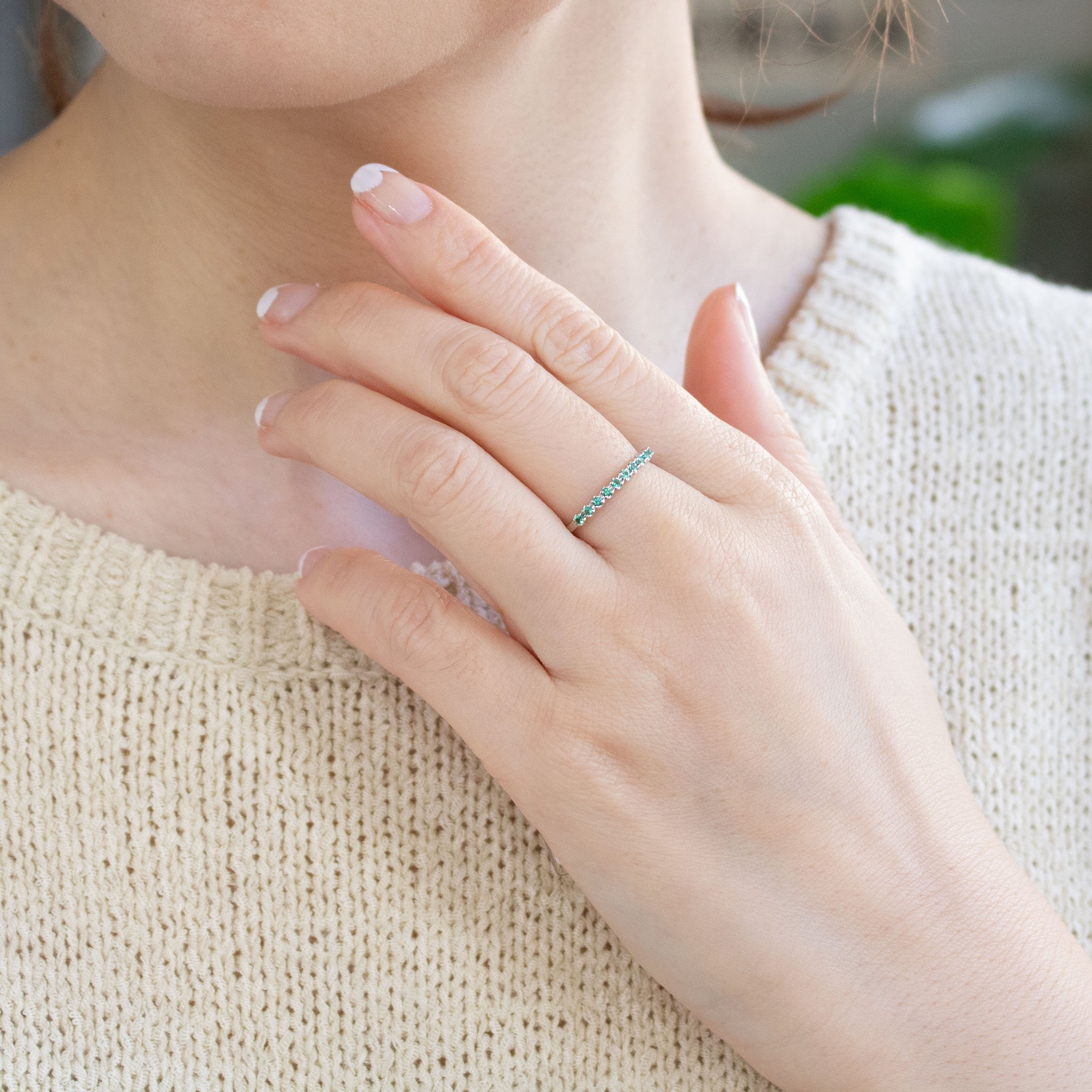 エメラルド プラチナリング(ハーフエタニティ/5月誕生石)《26A01312》