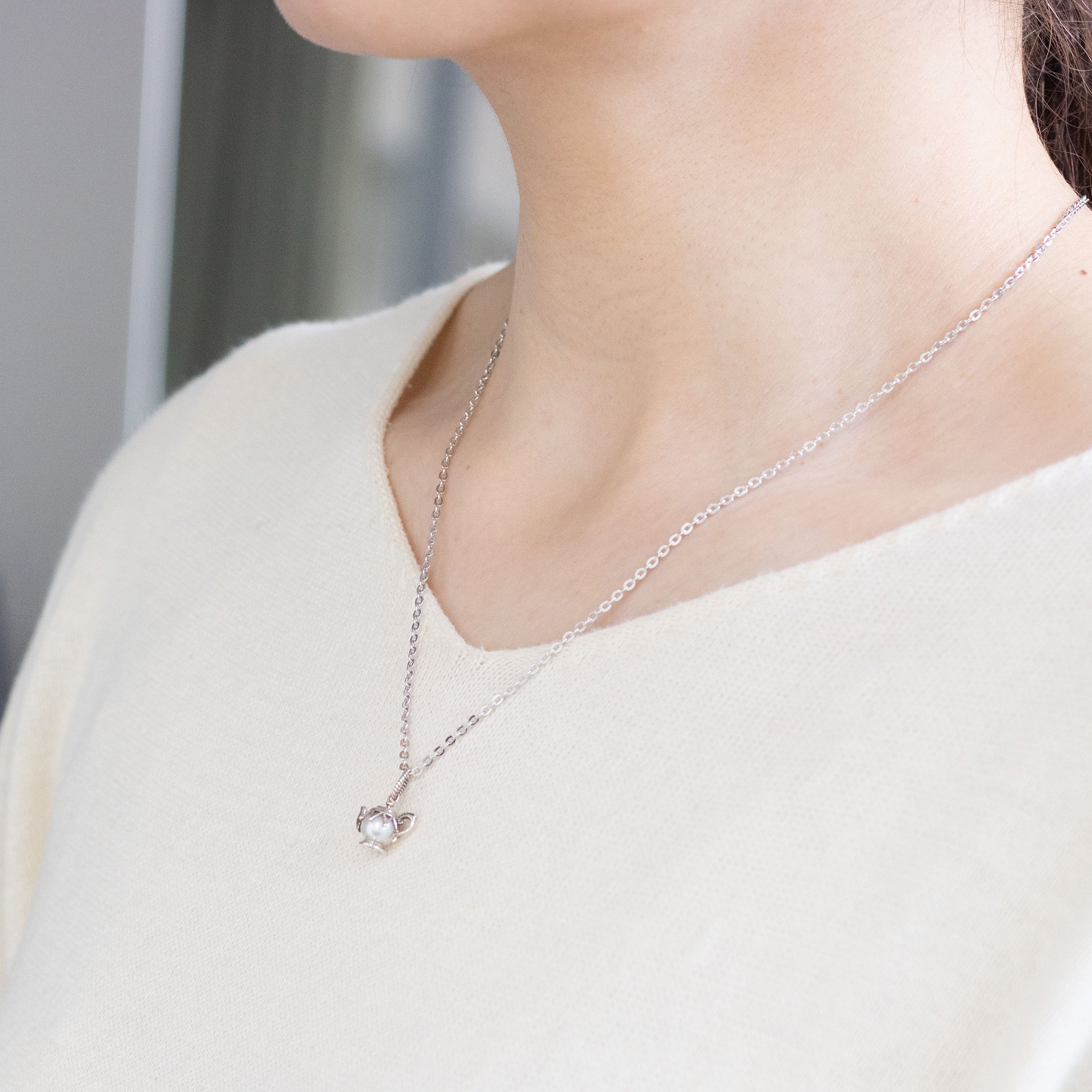 パール シルバーネックレス(淡水真珠/ティーポットモチーフ)《26A01402》