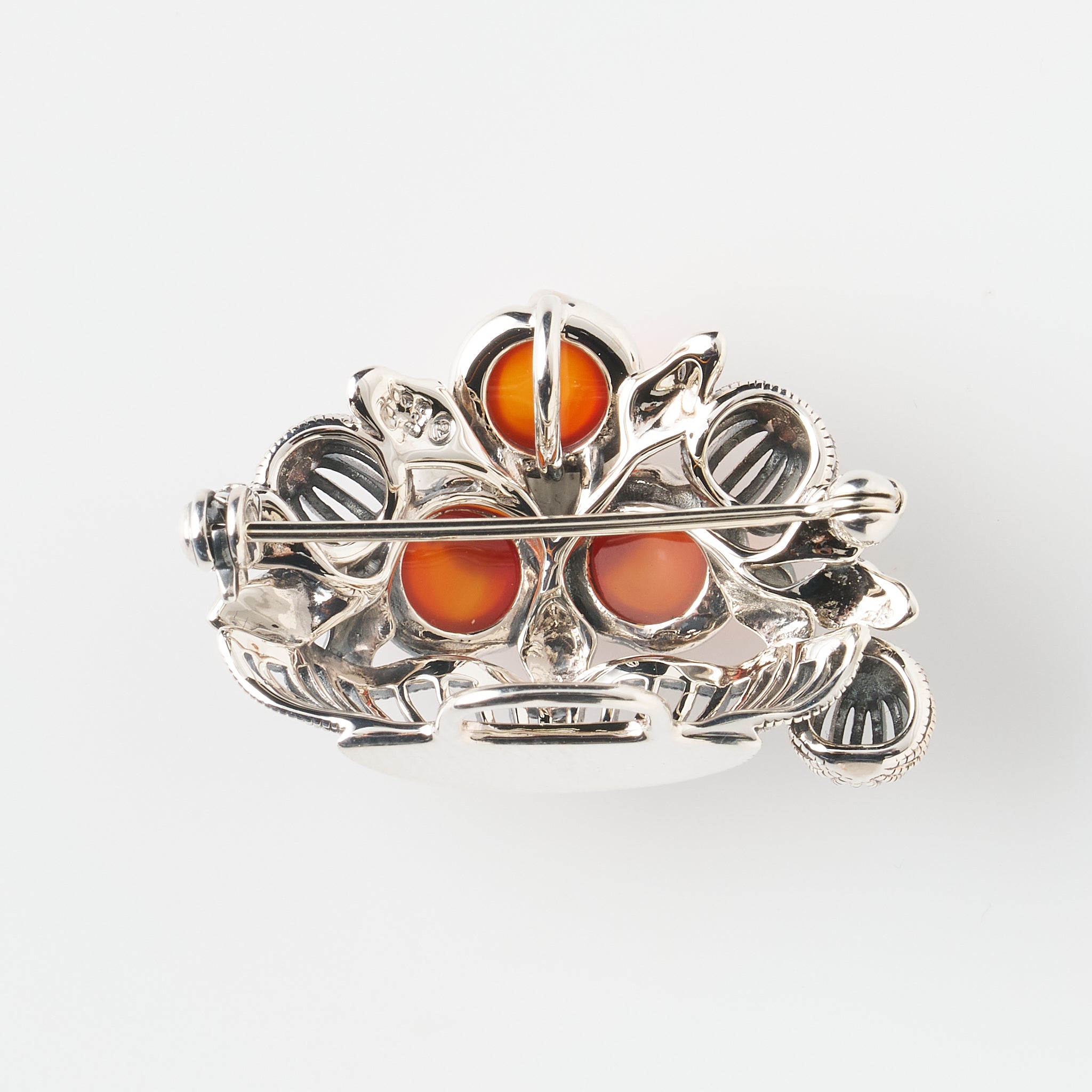 カーネリアン シルバーブローチ兼ペンダントトップ(ルノワール「桃」モチーフ)《26A01405》