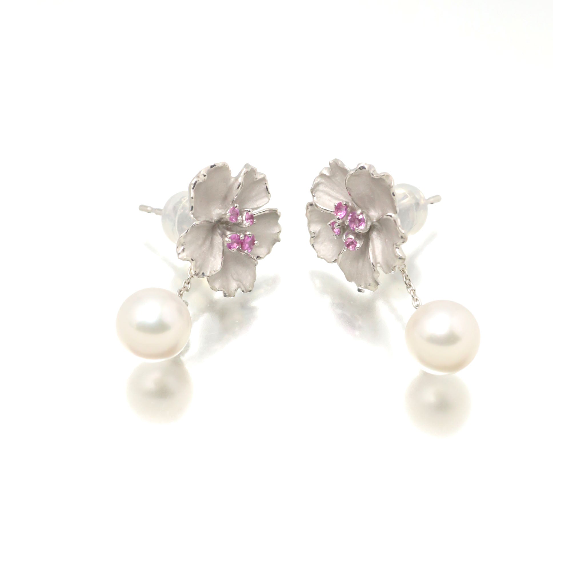 パール/ピンクサファイア プラチナピアス(アコヤ真珠/桜モチーフ/9月誕生石)《26A01701》