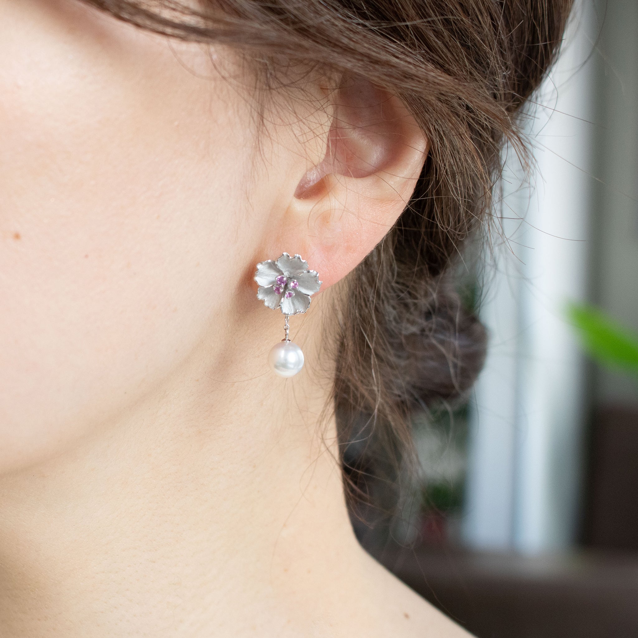 パール/ピンクサファイア プラチナピアス(アコヤ真珠/桜モチーフ/9月誕生石)《26A01701》