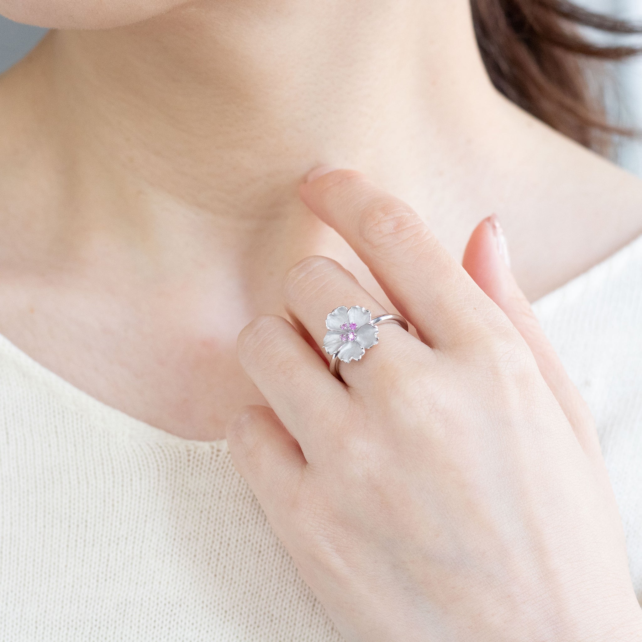 ピンクサファイア プラチナリング(桜モチーフ/9月誕生石)《26A01702》