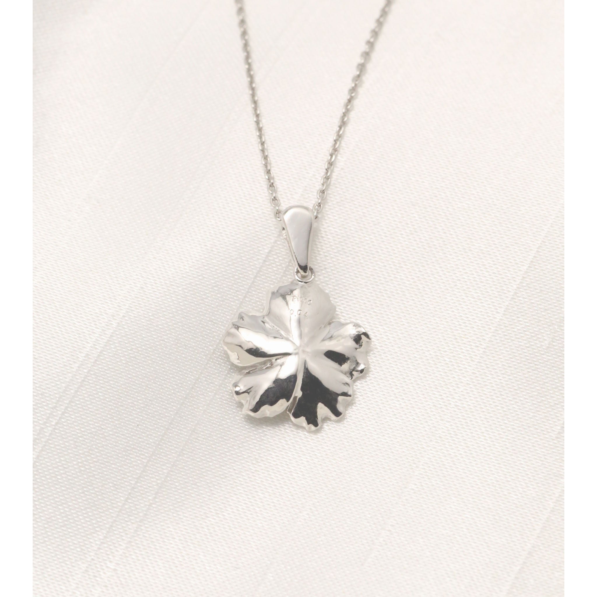 ピンクサファイア プラチナネックレス(桜モチーフ/9月誕生石)《26A01703》